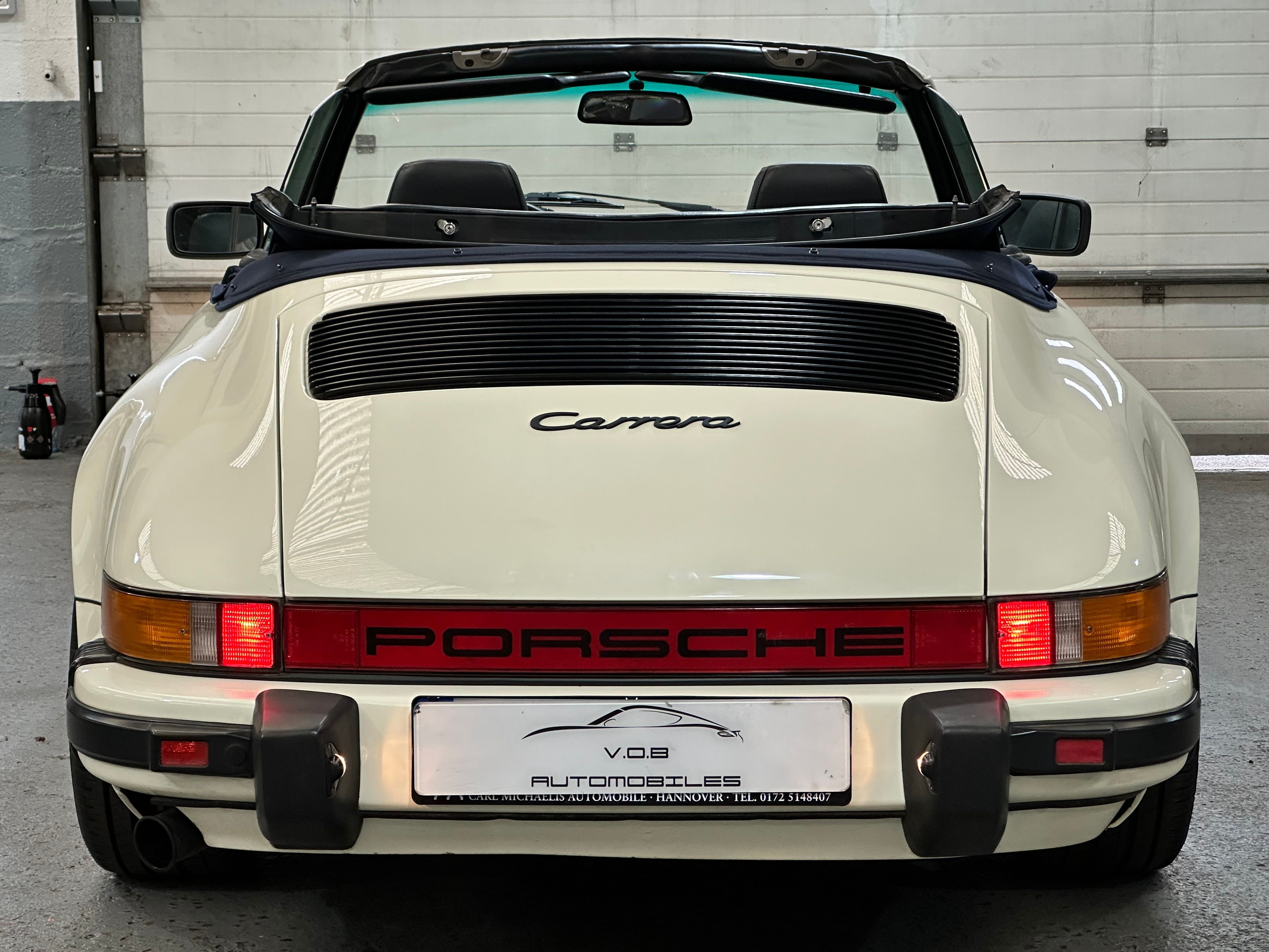Porsche 911 Carrera Cabriolet 1986 — photo (29)