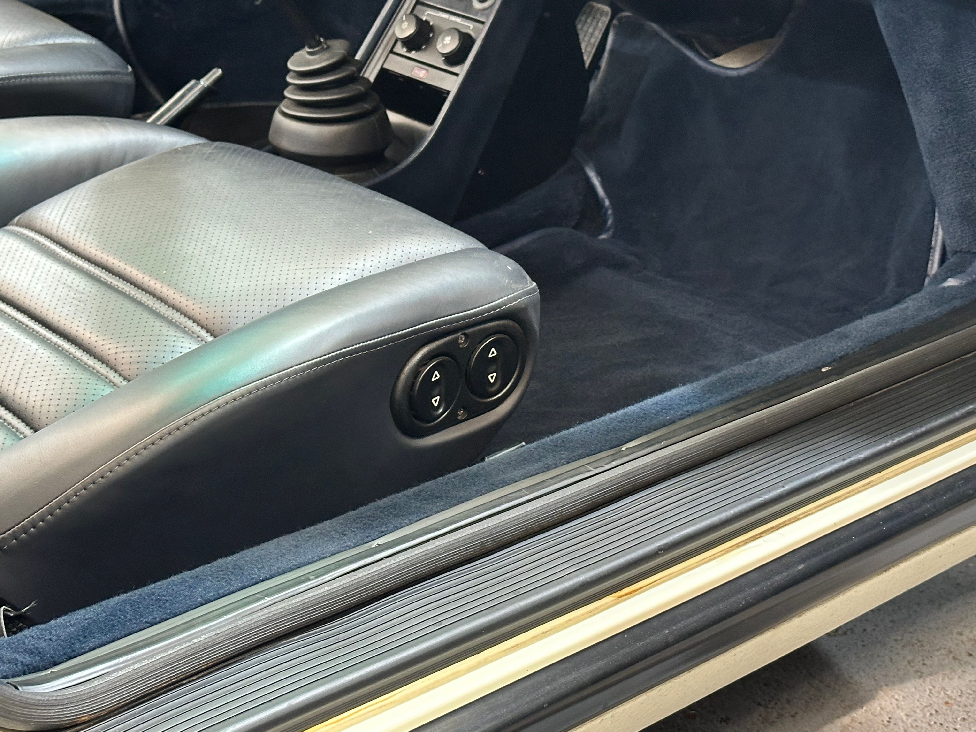 Porsche 911 Carrera Cabriolet 1986 — photo (3)