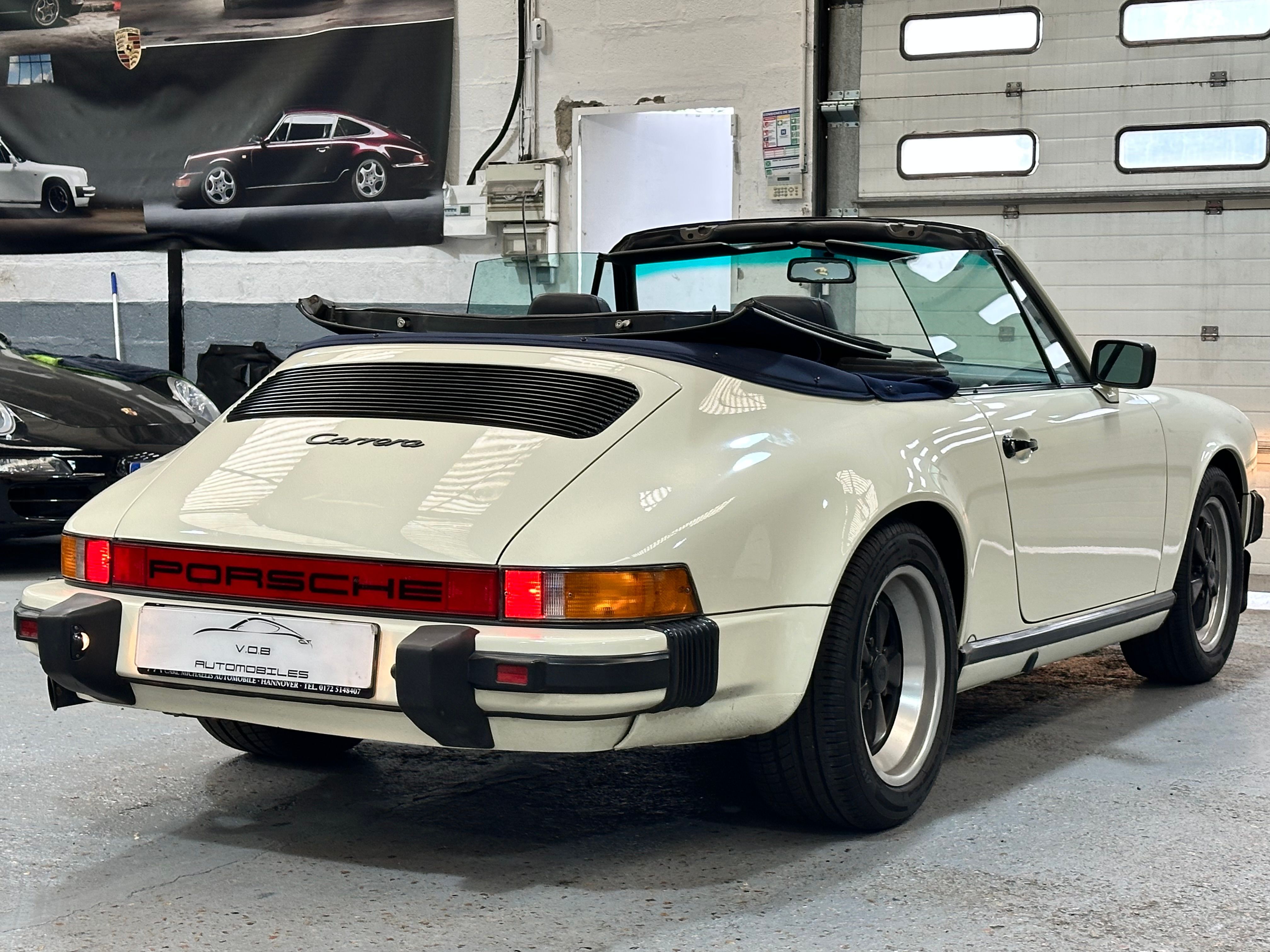 Porsche 911 Carrera Cabriolet 1986 — photo (30)