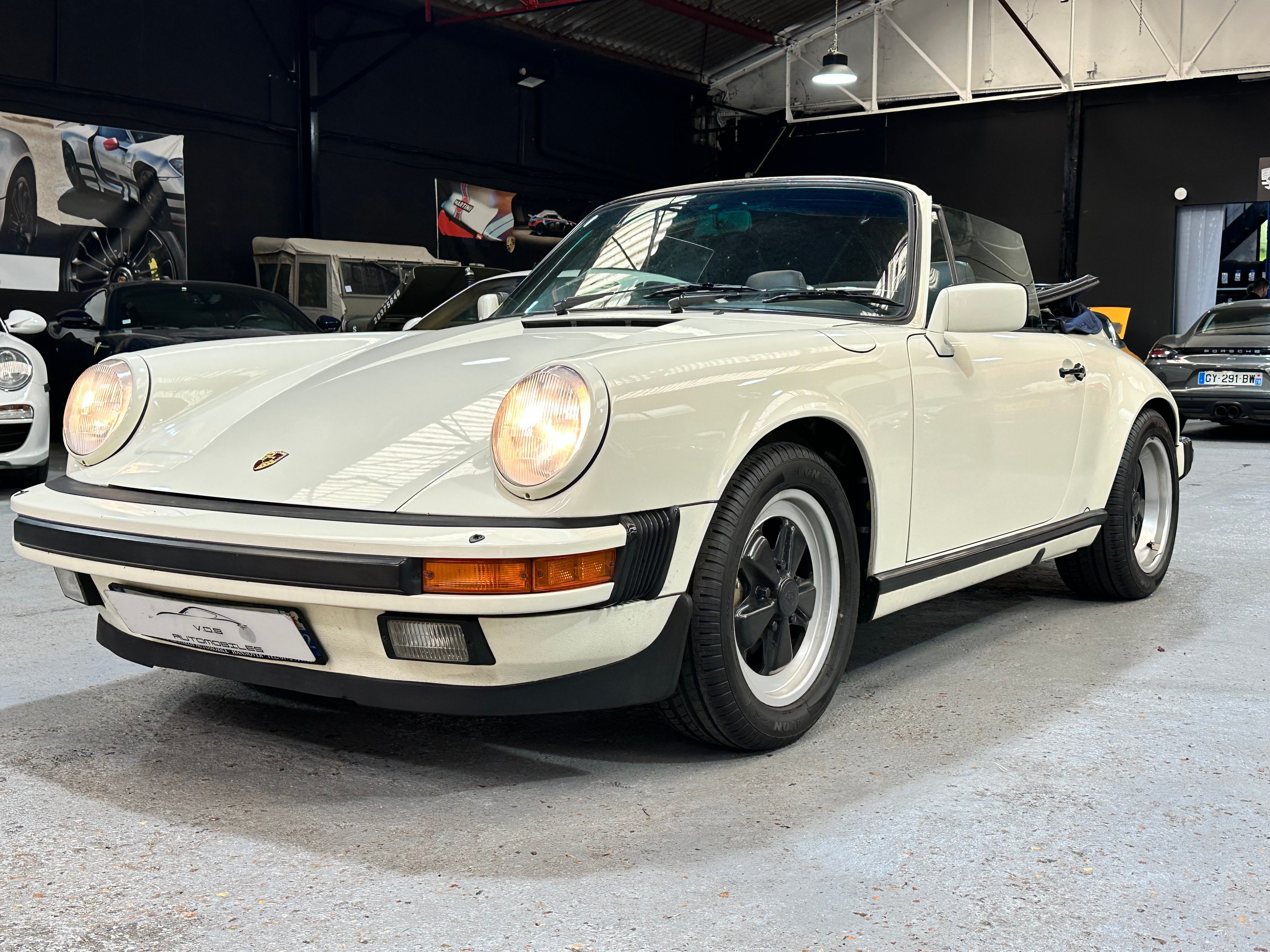 Porsche 911 Carrera Cabriolet 1986 — photo (35)