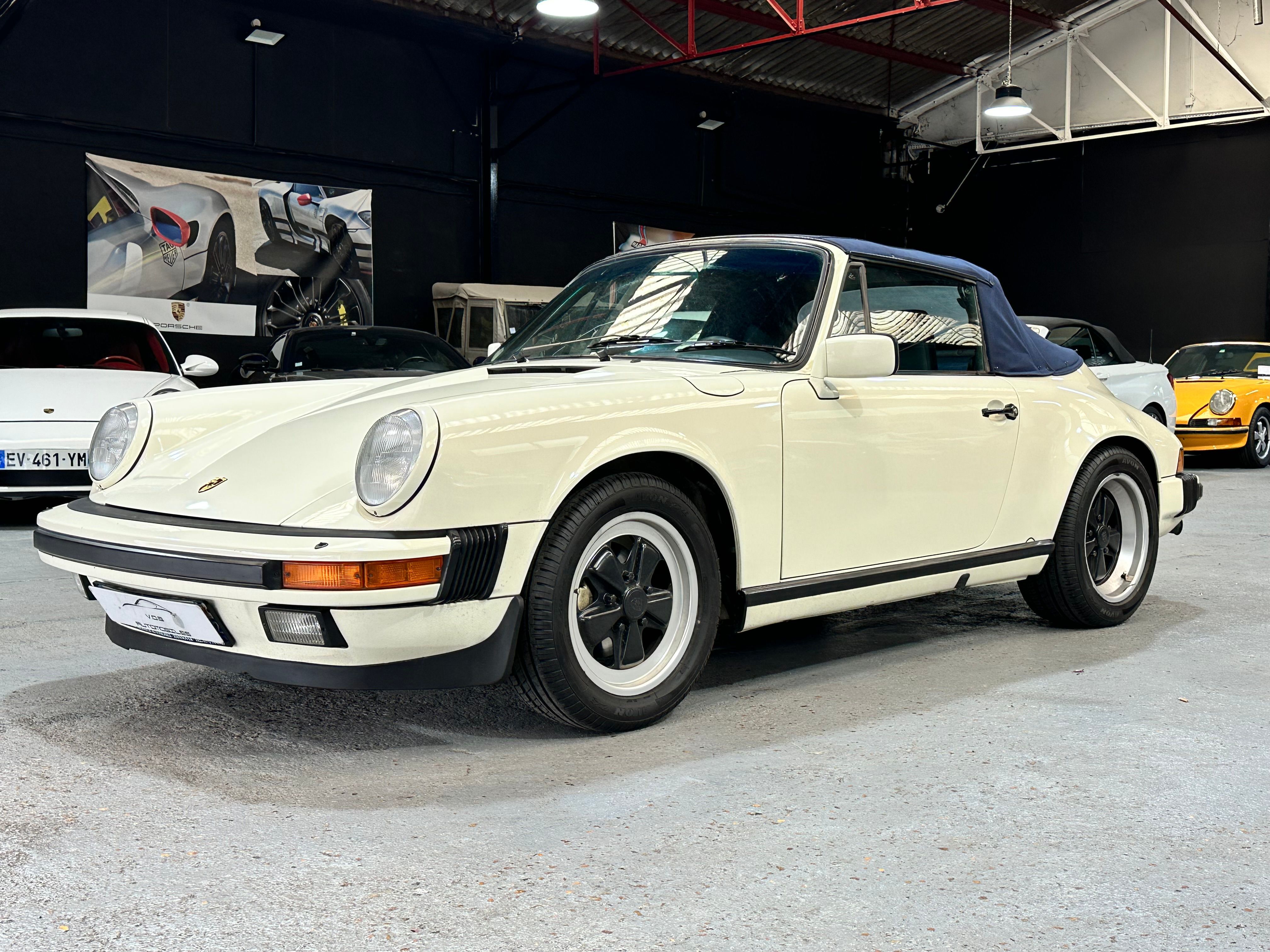 Porsche 911 Carrera Cabriolet 1986 — photo (45)