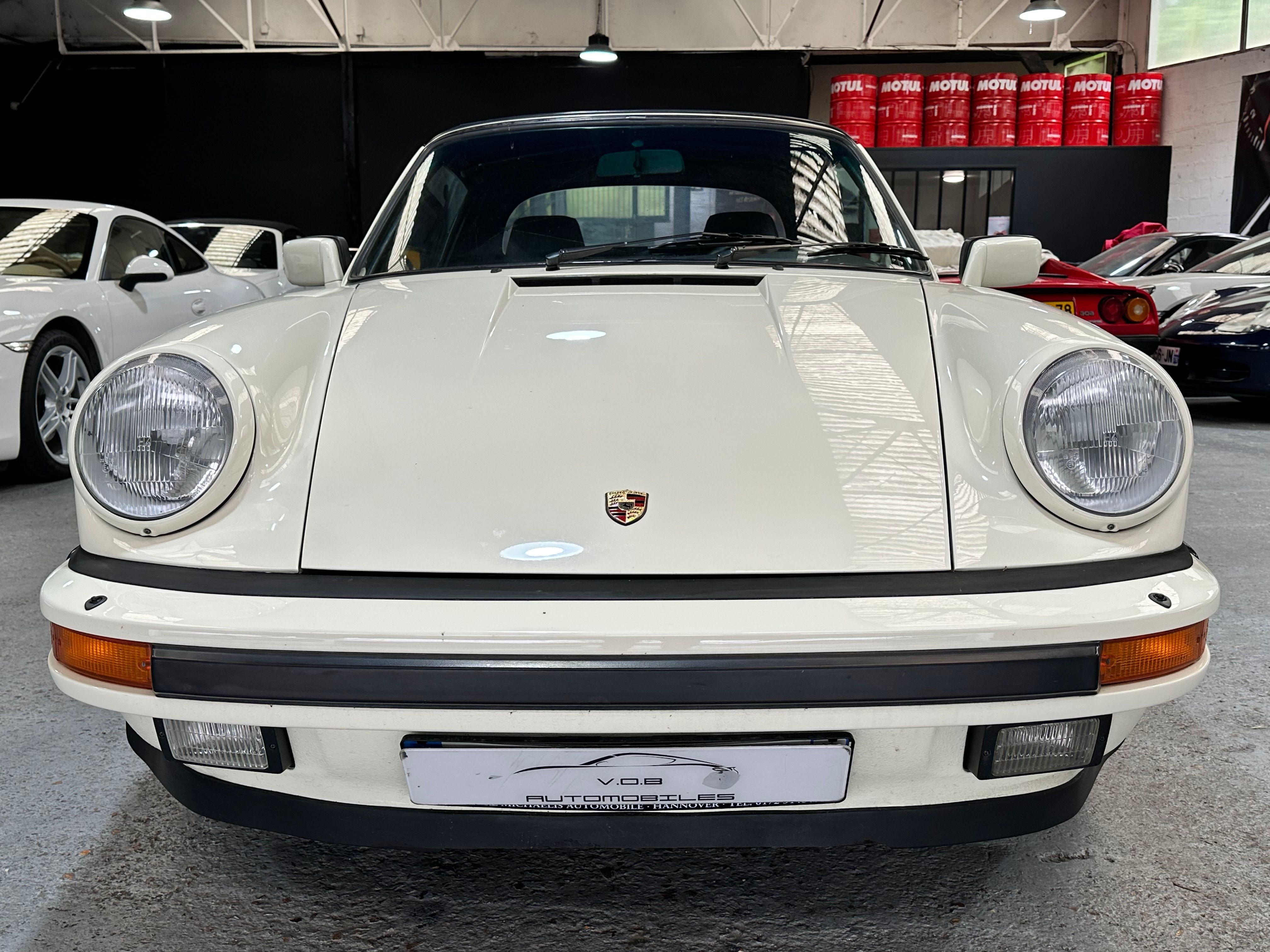 Porsche 911 Carrera Cabriolet 1986 — photo (47)
