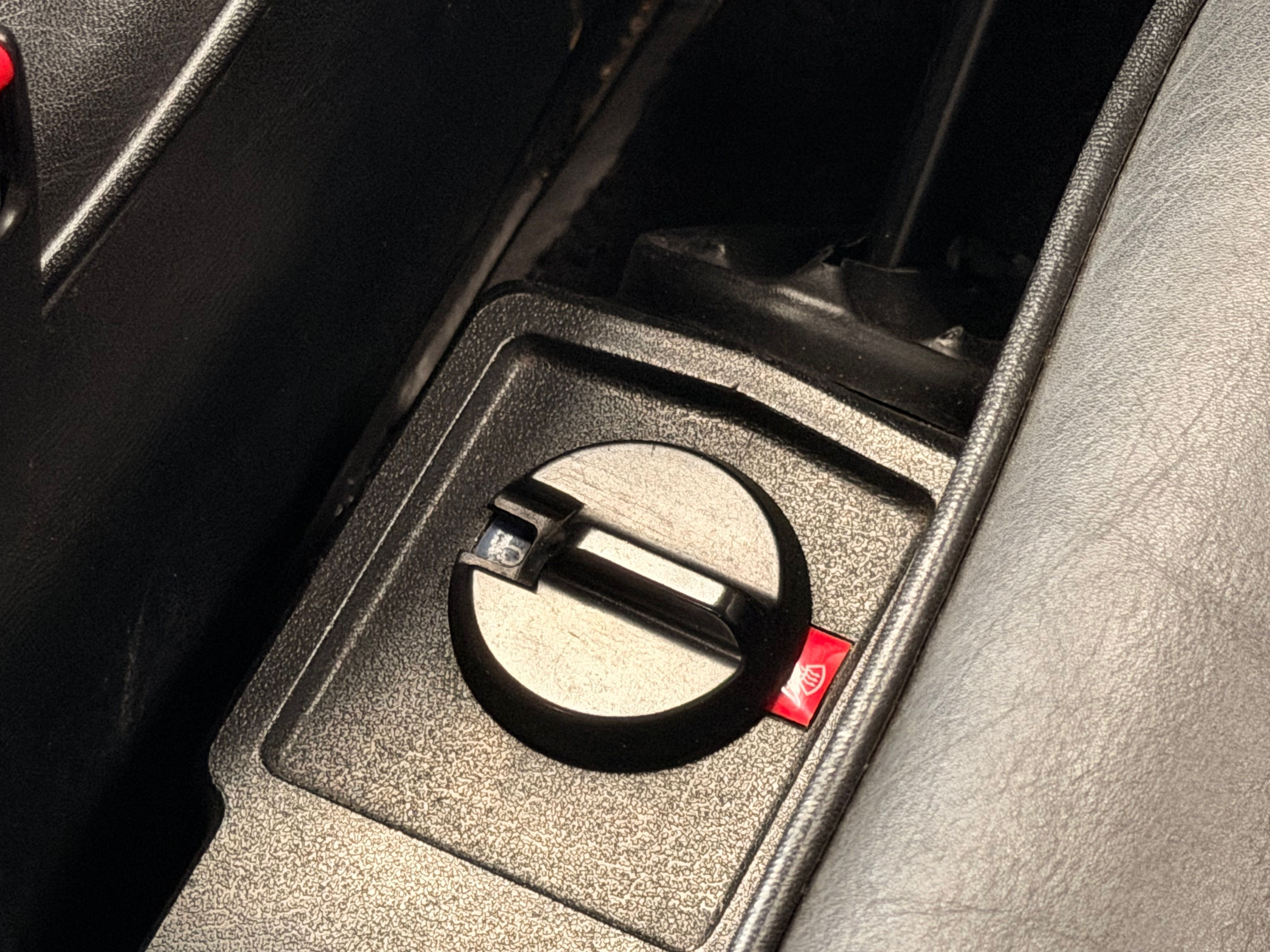 Porsche 911 Carrera Cabriolet 964 WTL Look kilometrage d origine 1985 — photo (14)