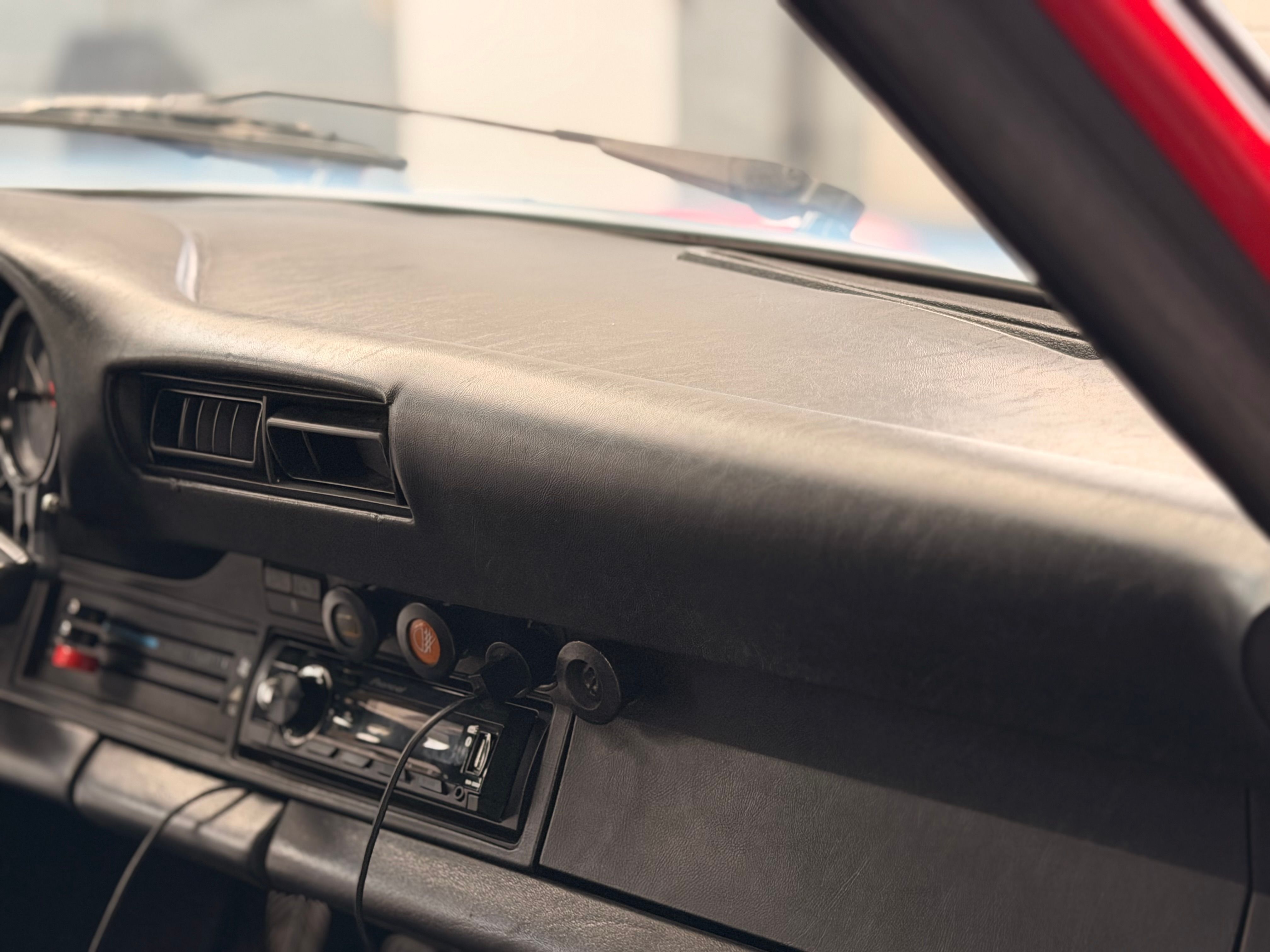 Porsche 911 Carrera Cabriolet 964 WTL Look kilometrage d origine 1985 — photo (19)