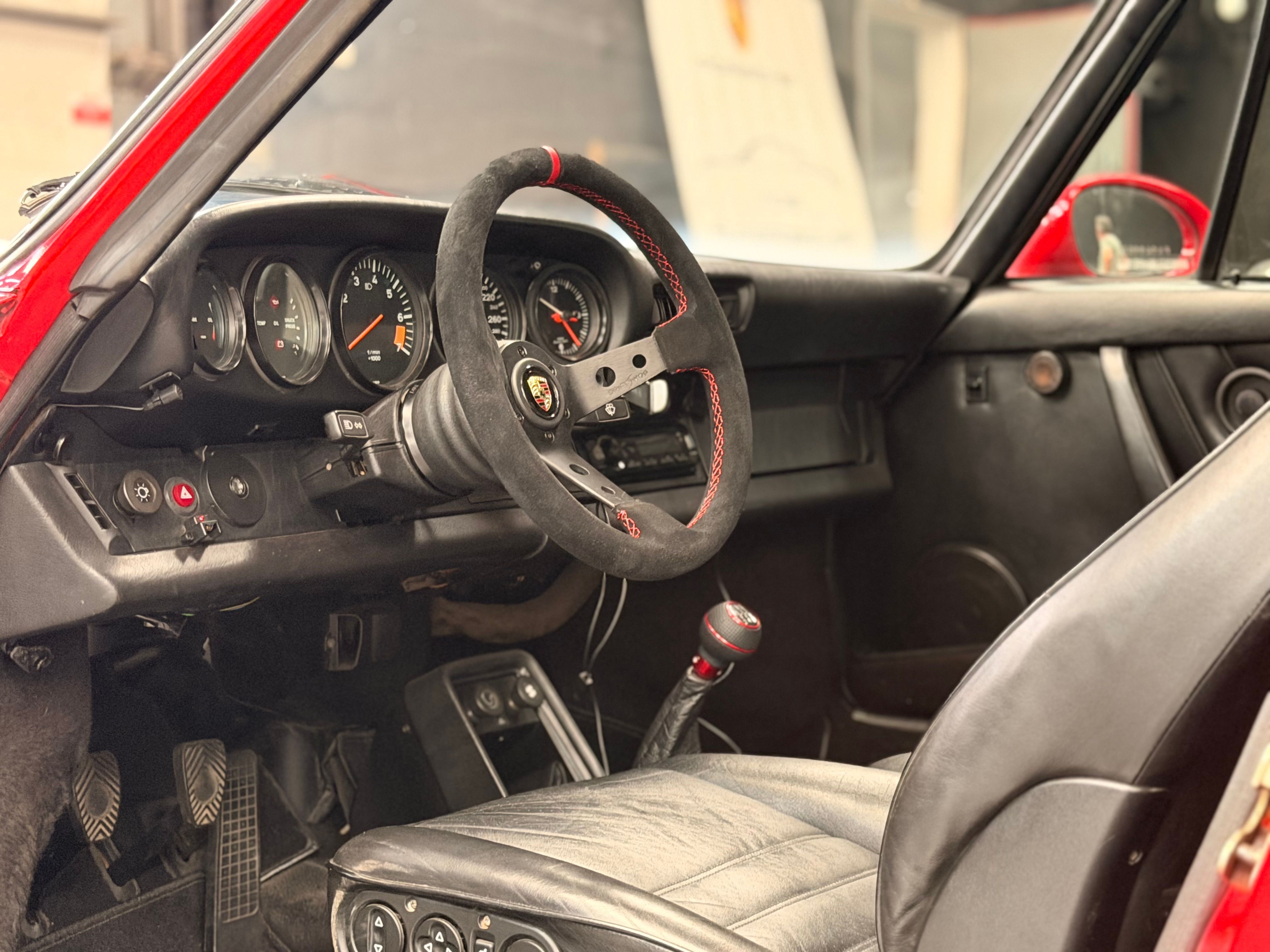 Porsche 911 Carrera Cabriolet 964 WTL Look kilometrage d origine 1985 — photo (26)