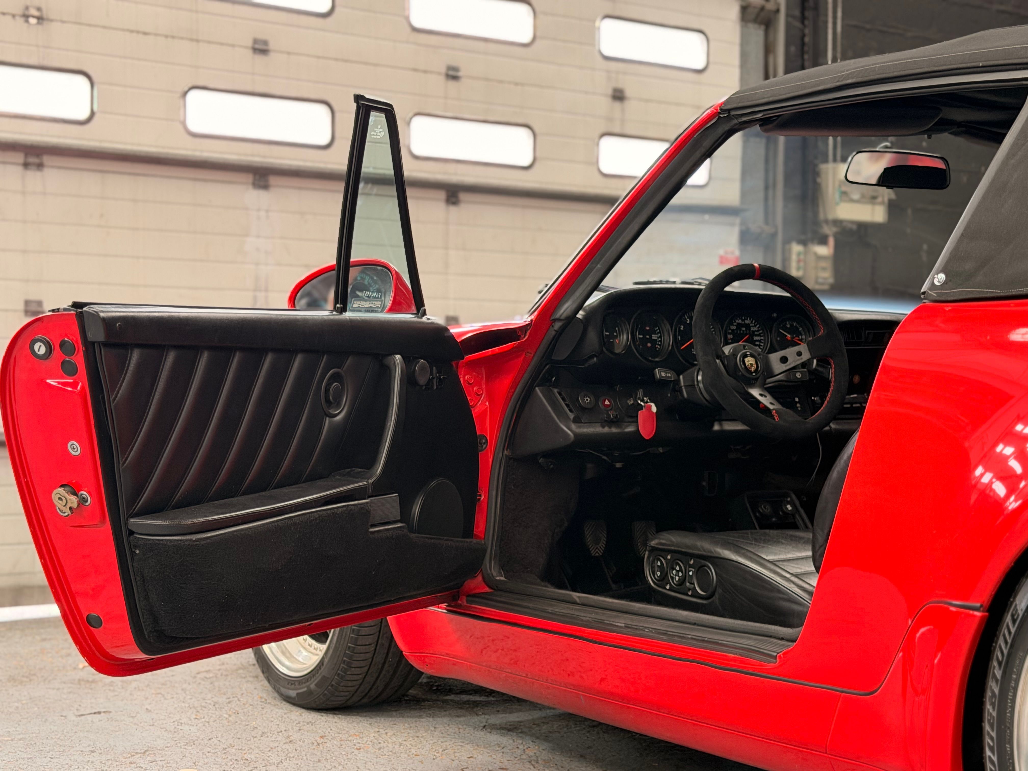 Porsche 911 Carrera Cabriolet 964 WTL Look kilometrage d origine 1985 — photo (33)