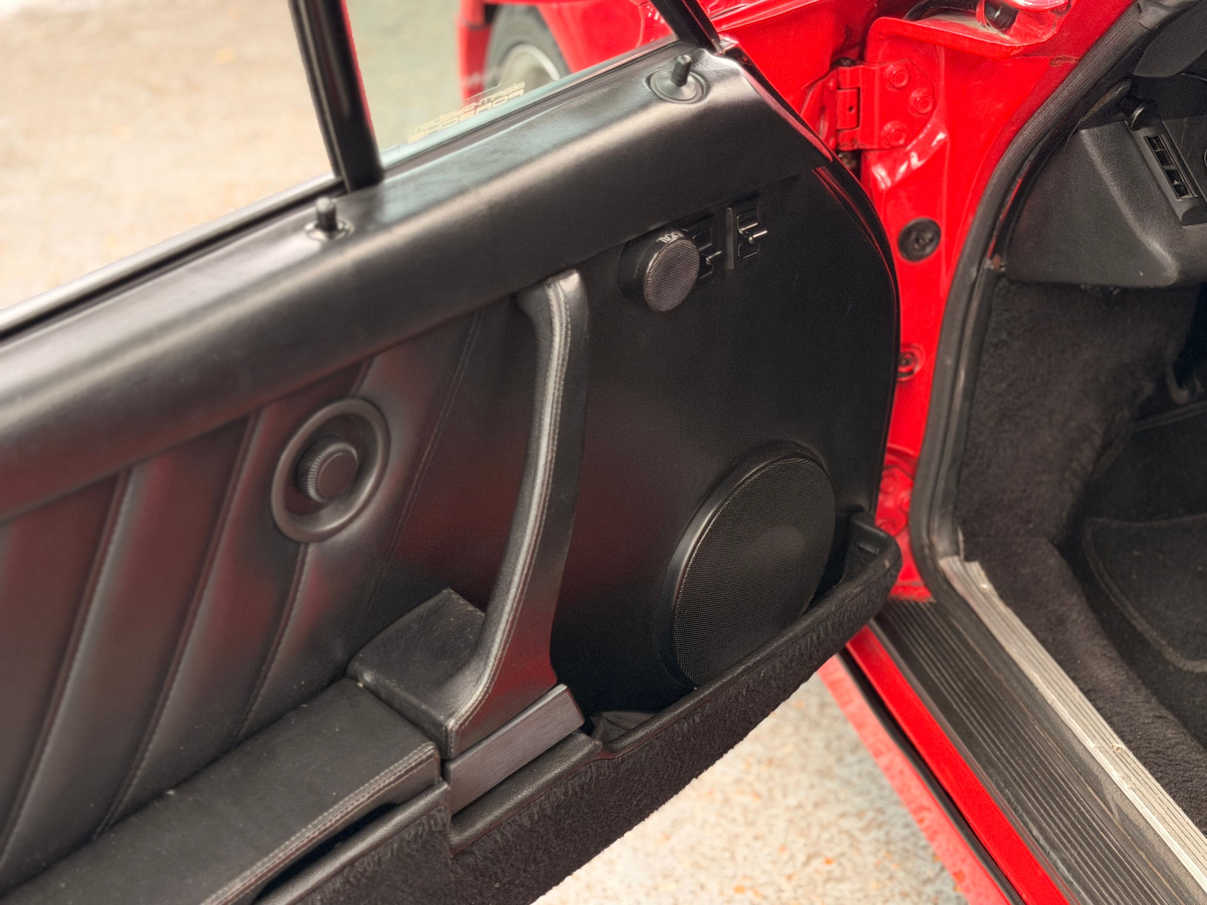 Porsche 911 Carrera Cabriolet 964 WTL Look kilometrage d origine 1985 — photo (34)
