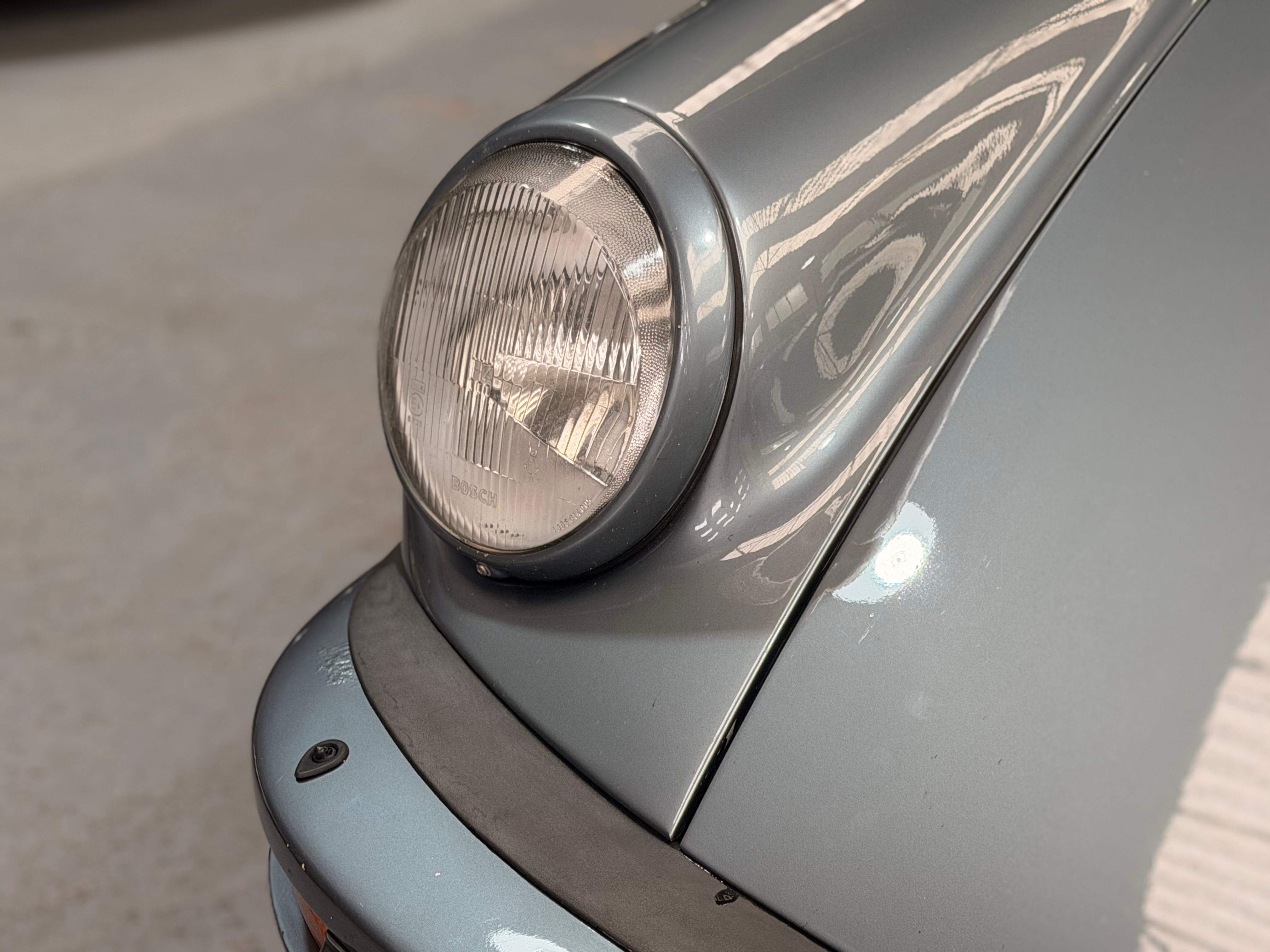 Porsche 911 Carrera Cabriolet 3.2 231cv 140000 km d origine 1986 — detail (35)