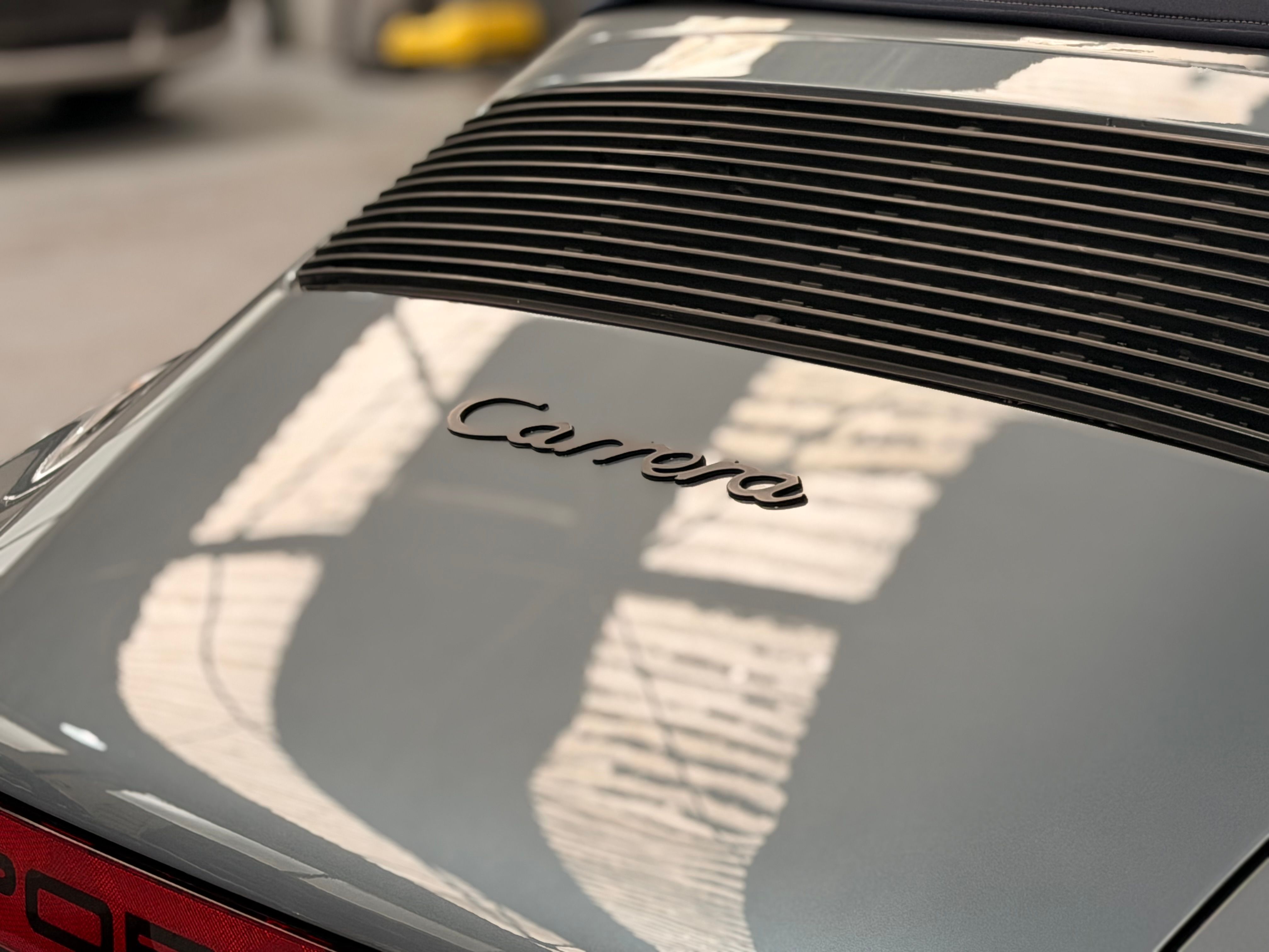 Porsche 911 Carrera Cabriolet 3.2 231cv 140000 km d origine 1986 — detail (37)