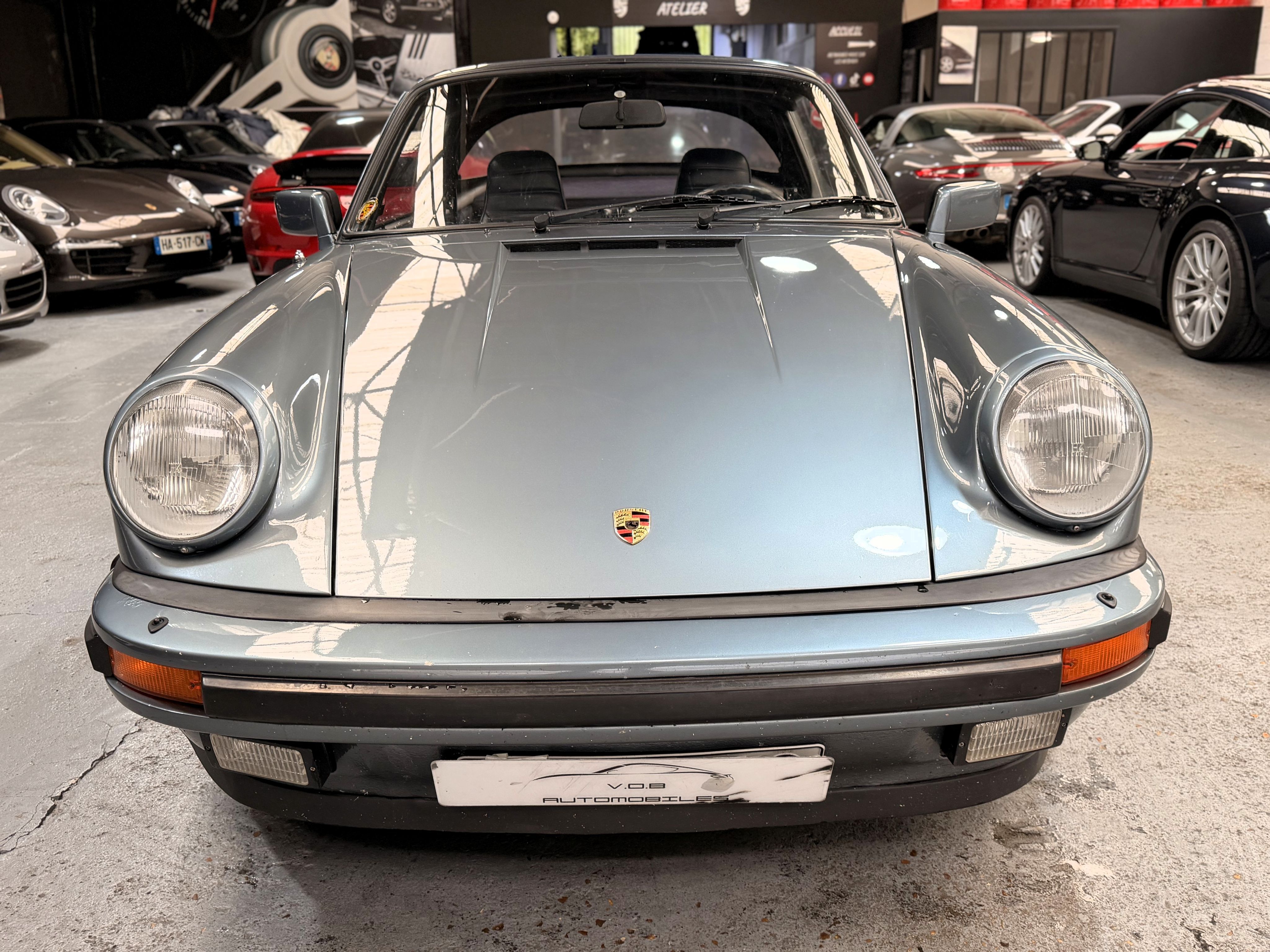 Porsche 911 Carrera Cabriolet 3.2 231cv 140000 km d origine 1986 — vue de face (5)