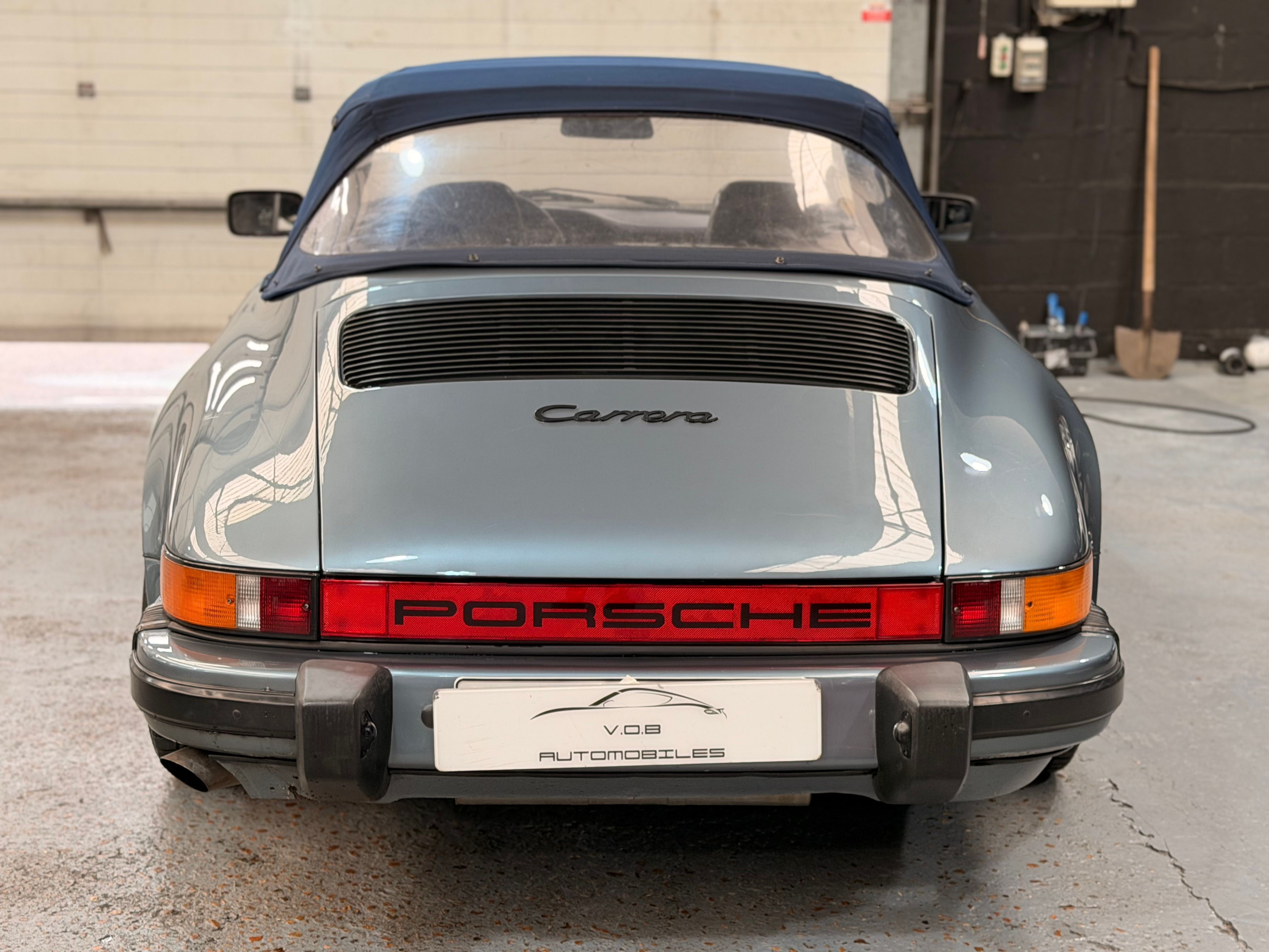 Porsche 911 Carrera Cabriolet 3.2 231cv 140000 km d origine 1986 — vue arriere (8)