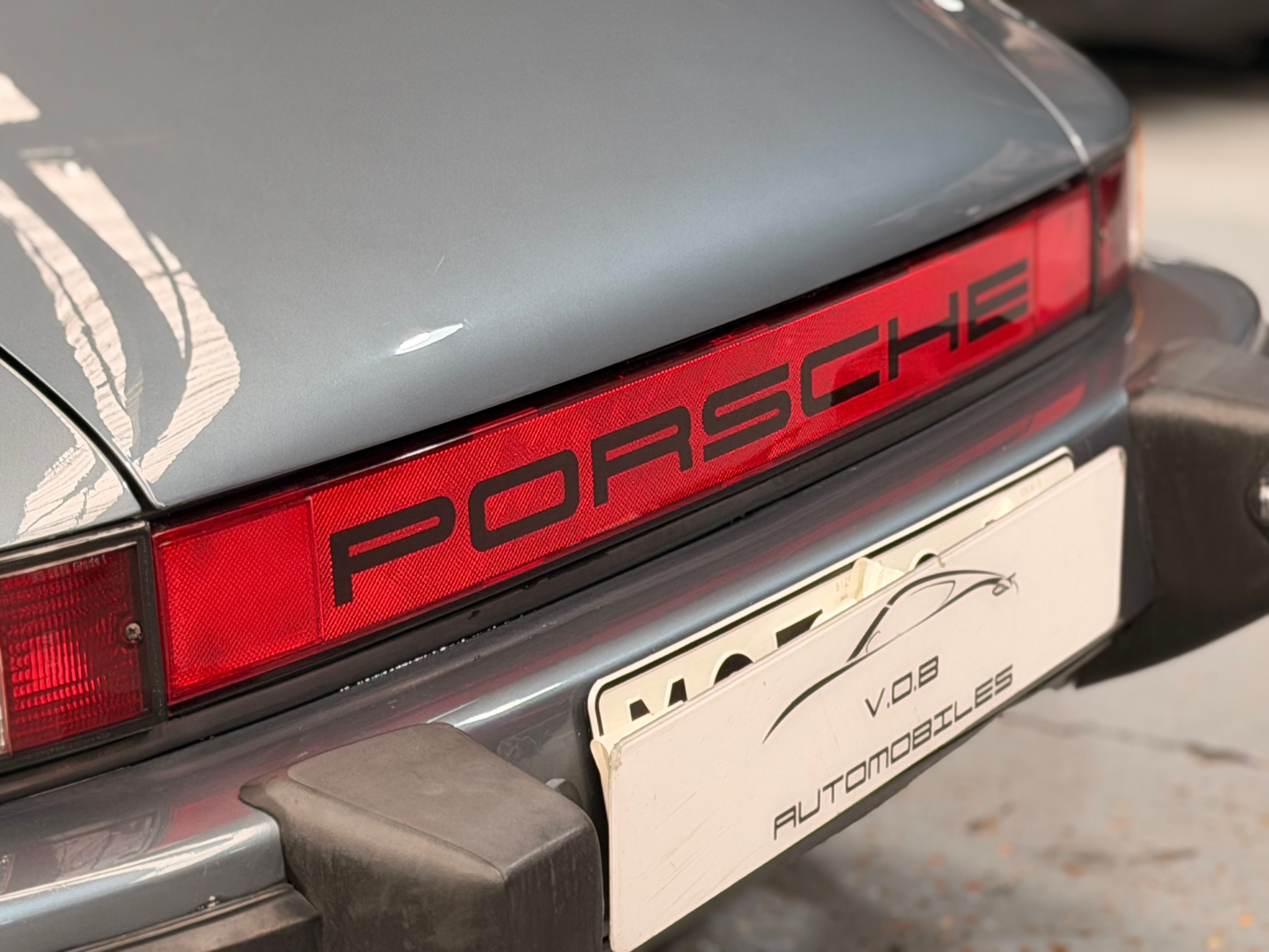 Porsche 911 Carrera Cabriolet 3.2 231cv 140000 km d origine 1986 — vue arriere (9)