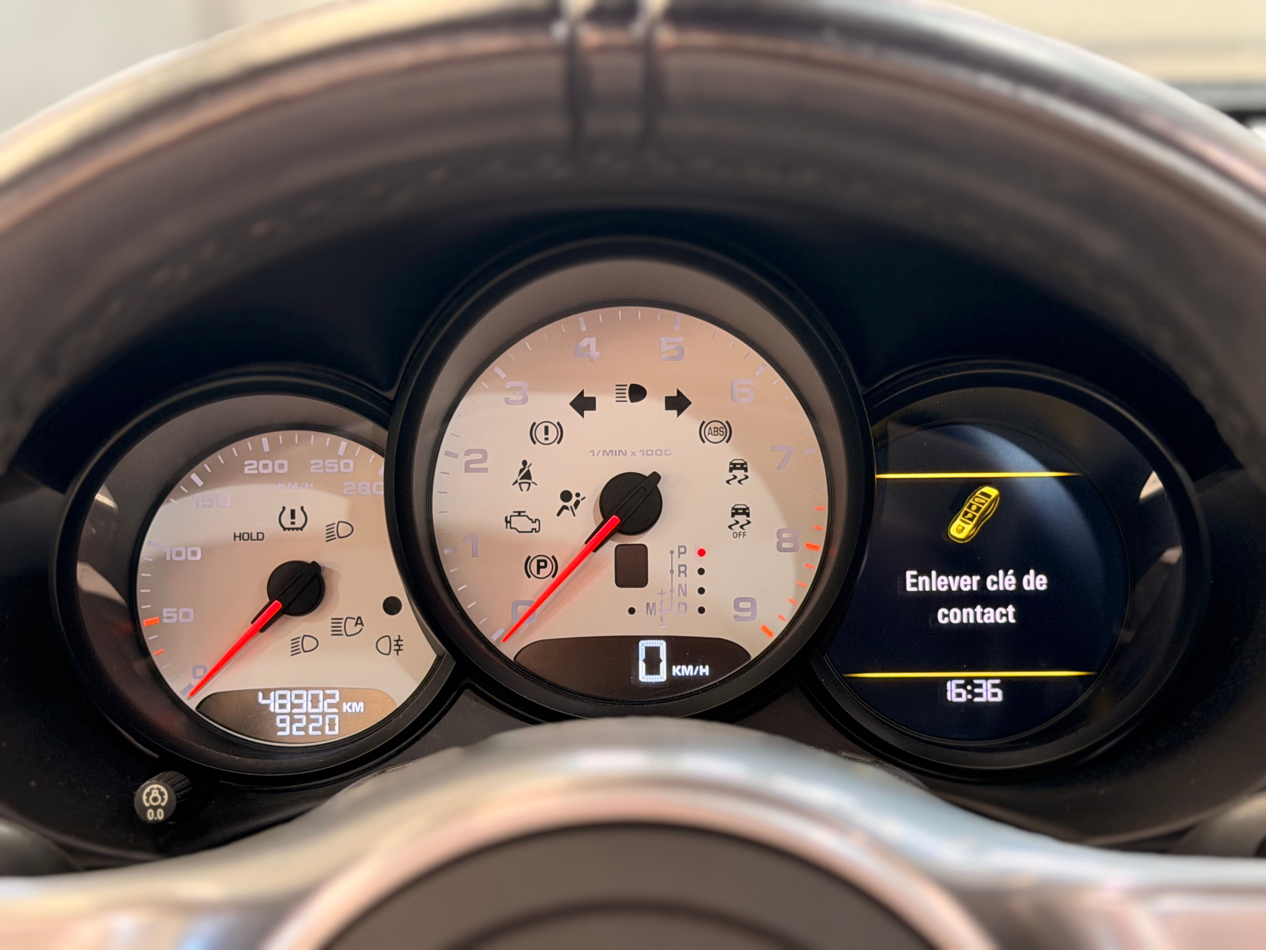 Porsche 981 Boxster 2.7 265cv PDK Chrono 48000 km Bleu saphire 2014 — photo (15)