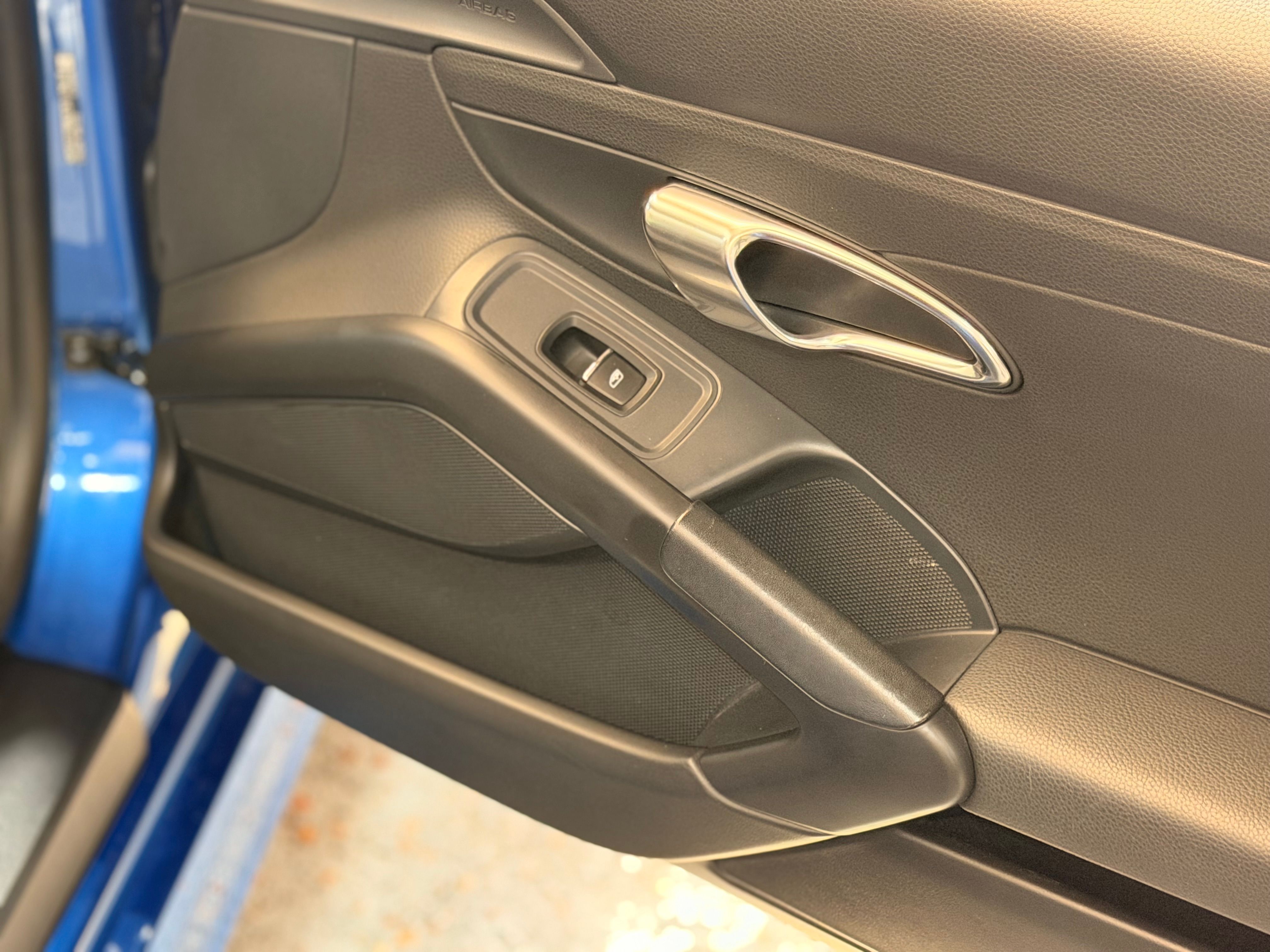 Porsche 981 Boxster 2.7 265cv PDK Chrono 48000 km Bleu saphire 2014 — photo (20)