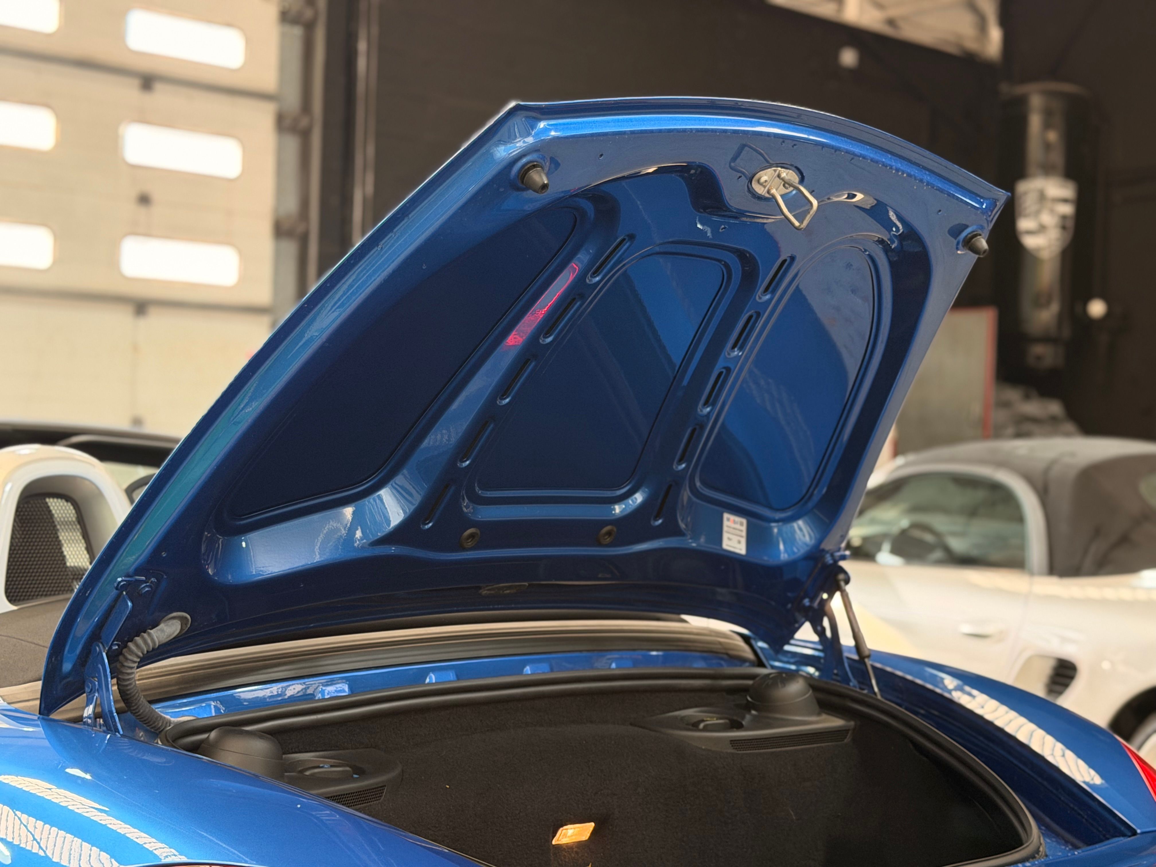 Porsche 981 Boxster 2.7 265cv PDK Chrono 48000 km Bleu saphire 2014 — photo (32)