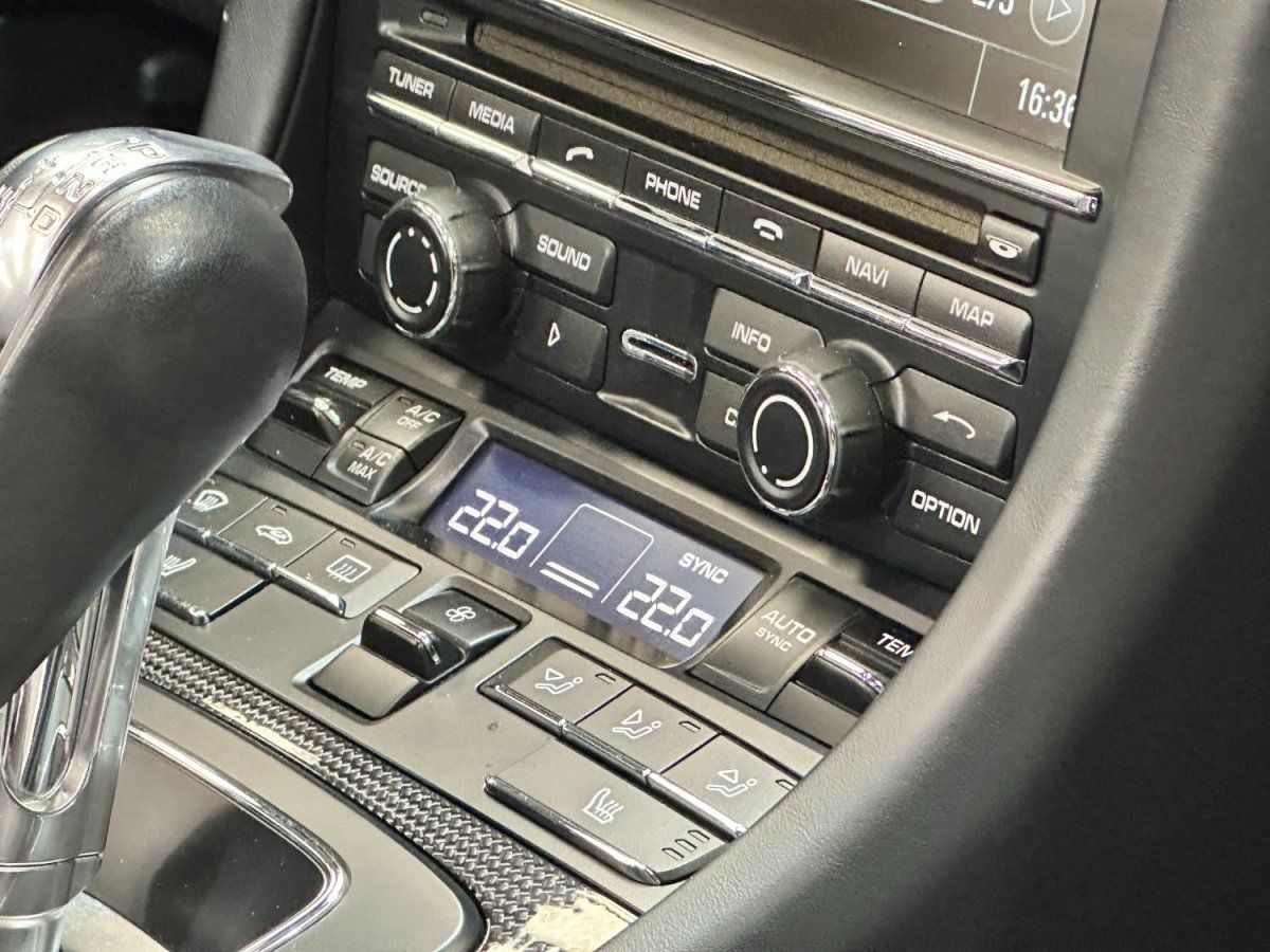 Porsche 981 Boxster GTS 2015 — detail interieur (53)