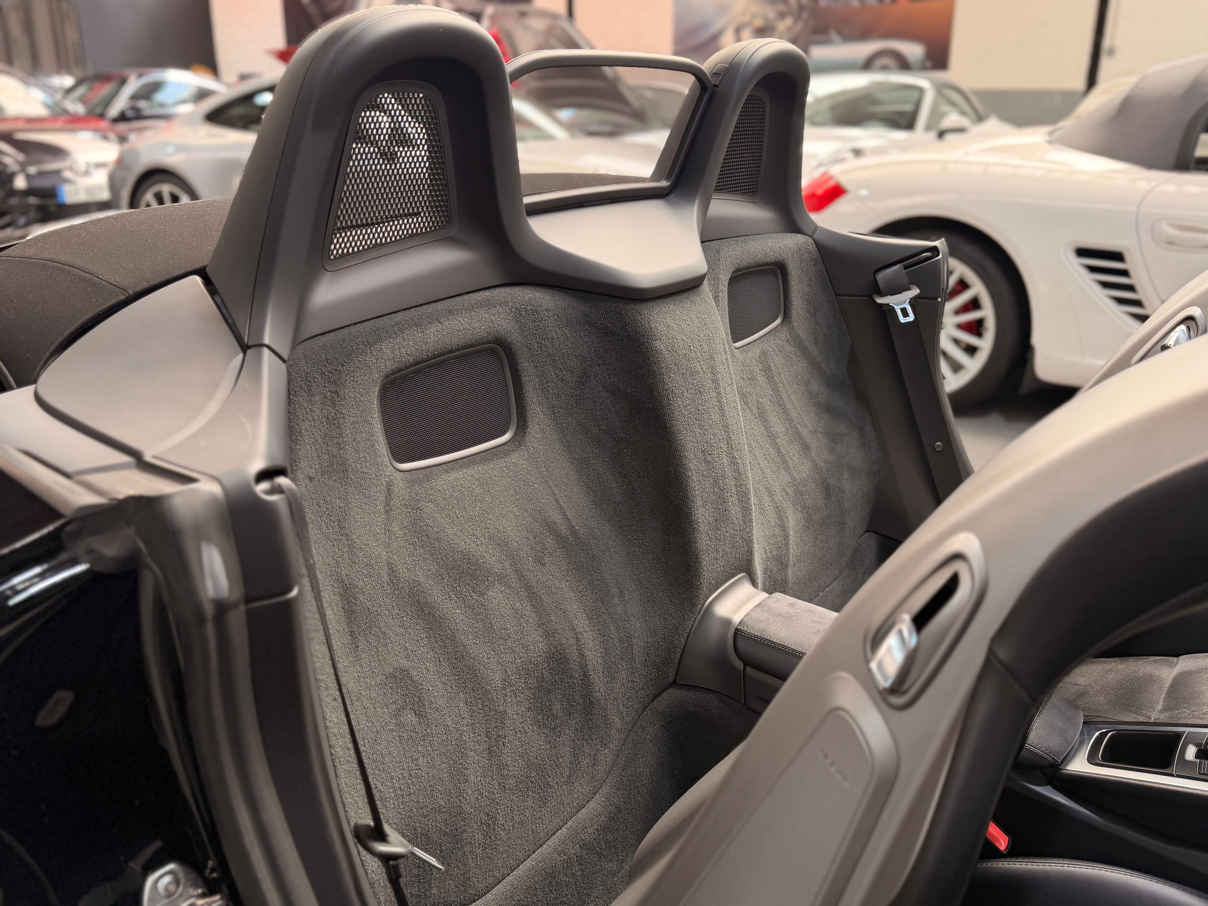 Porsche 981 Boxster GTS PDK 3.4 330cv 63000 km 2015 — places arriere (34)