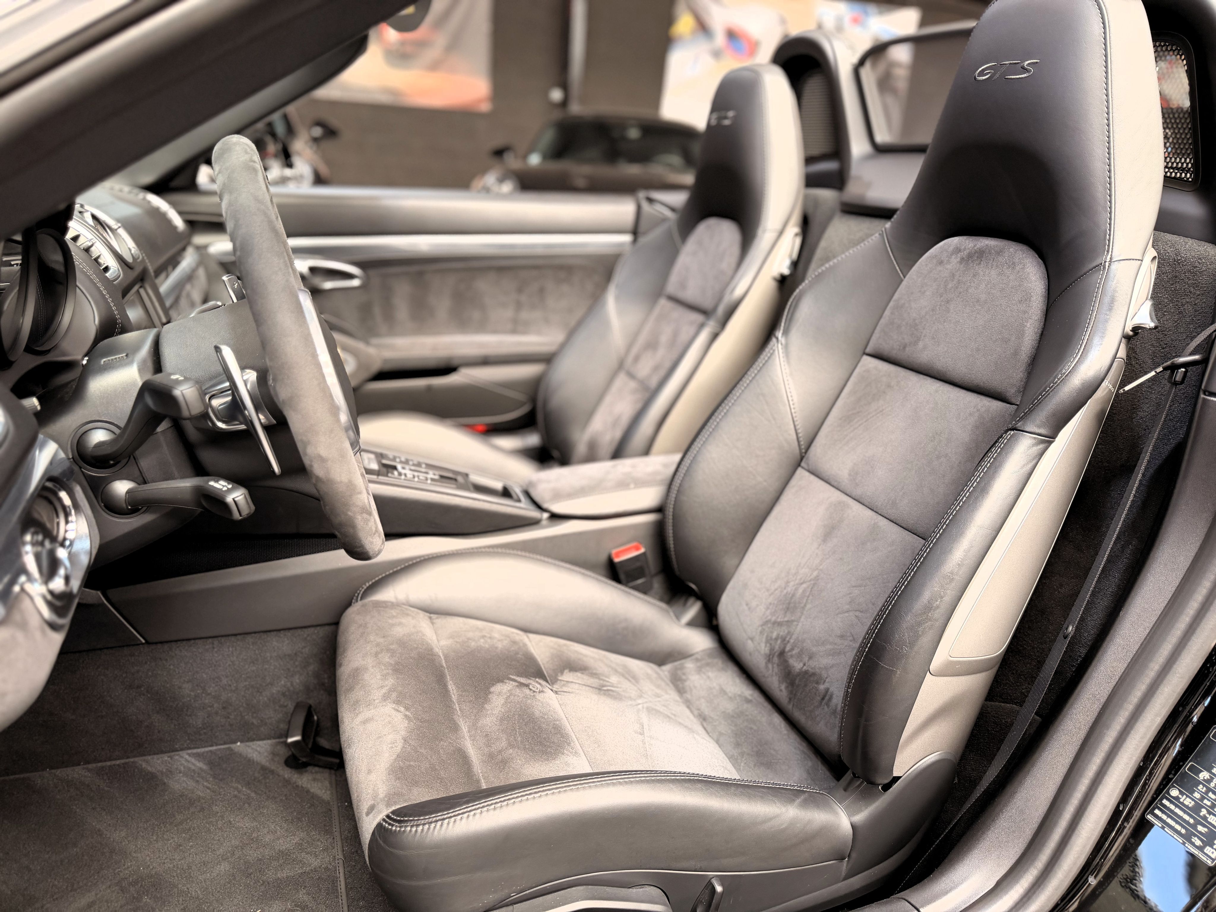 Porsche 981 Boxster GTS PDK 3.4 330cv 63000 km 2015 — sieges (25)