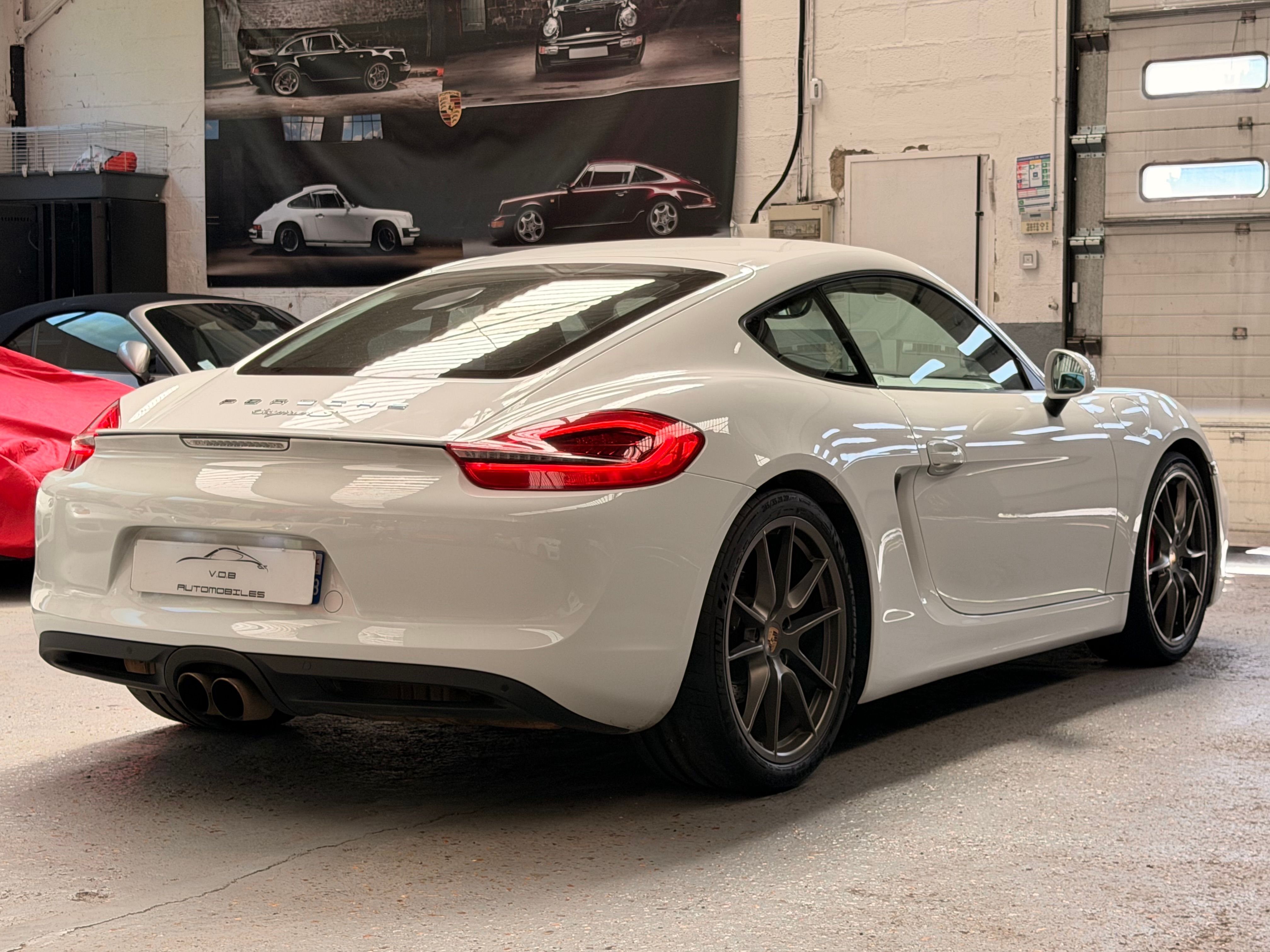 Porsche 981 Cayman S 2013 — vue arriere trois-quarts (15)