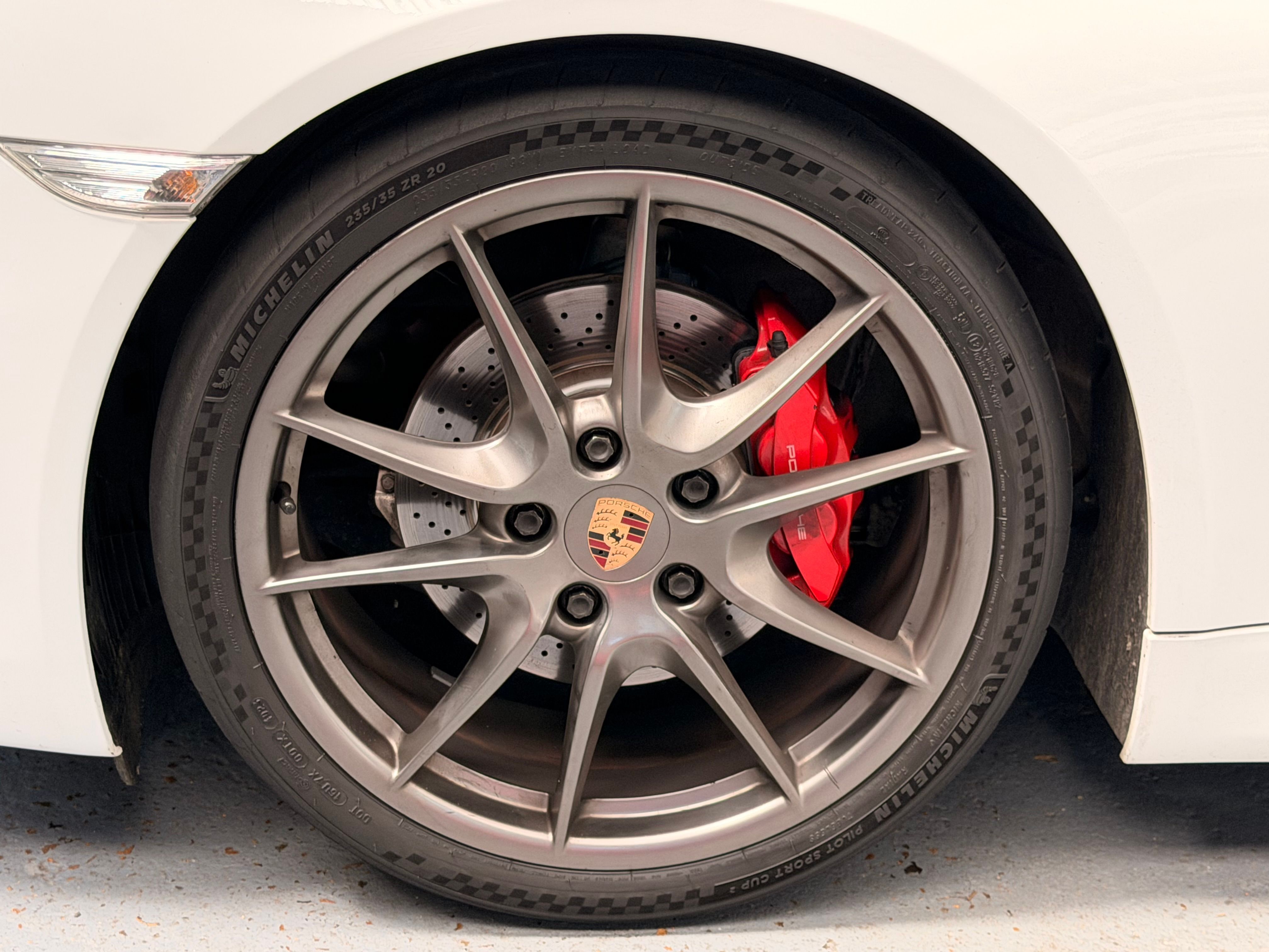 Porsche 981 Cayman S 2013 — jante et pneumatique (33)