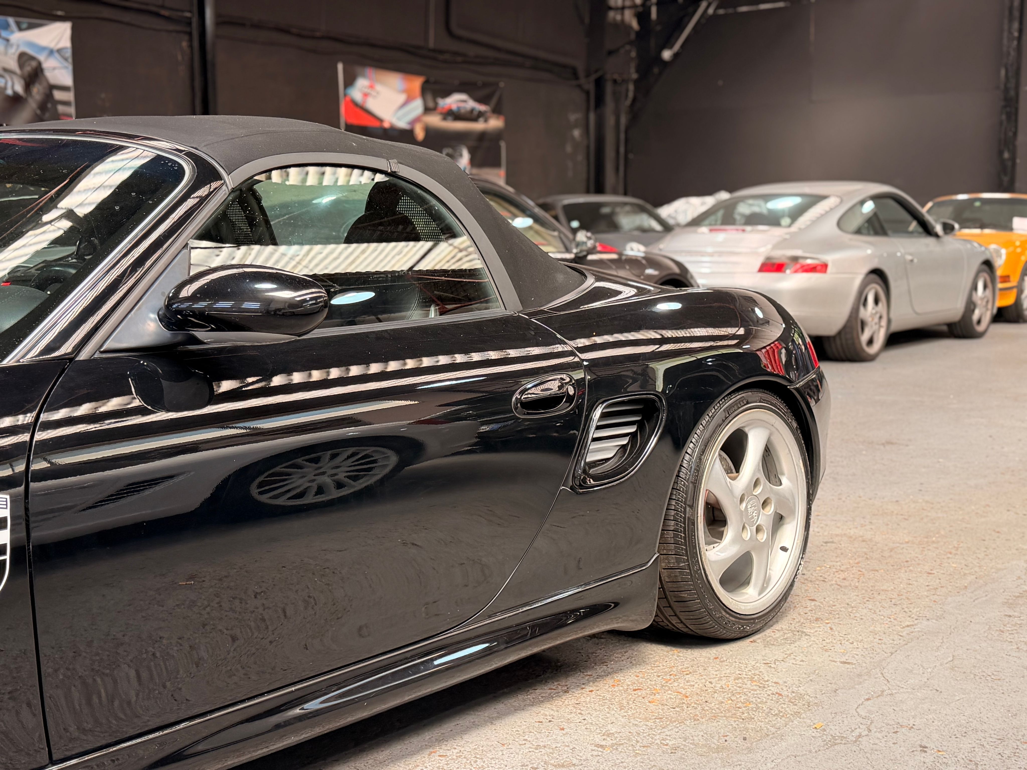 Porsche 986 Boxster S 3.2 250cv BVM Echap sport  113000 km 1999 — vue arriere trois-quarts (8)