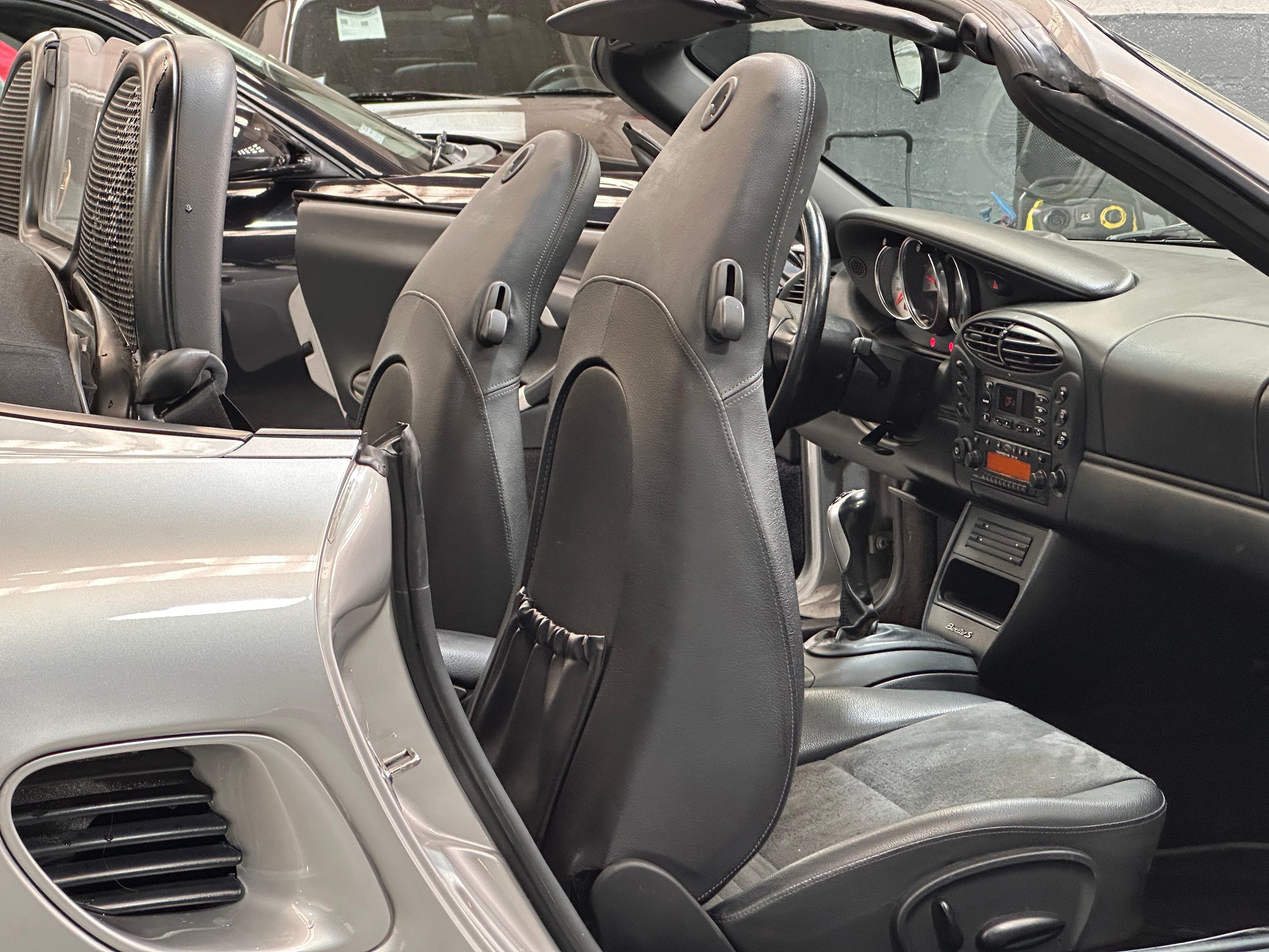 Porsche 986 Boxster S 2002 — sieges (24)