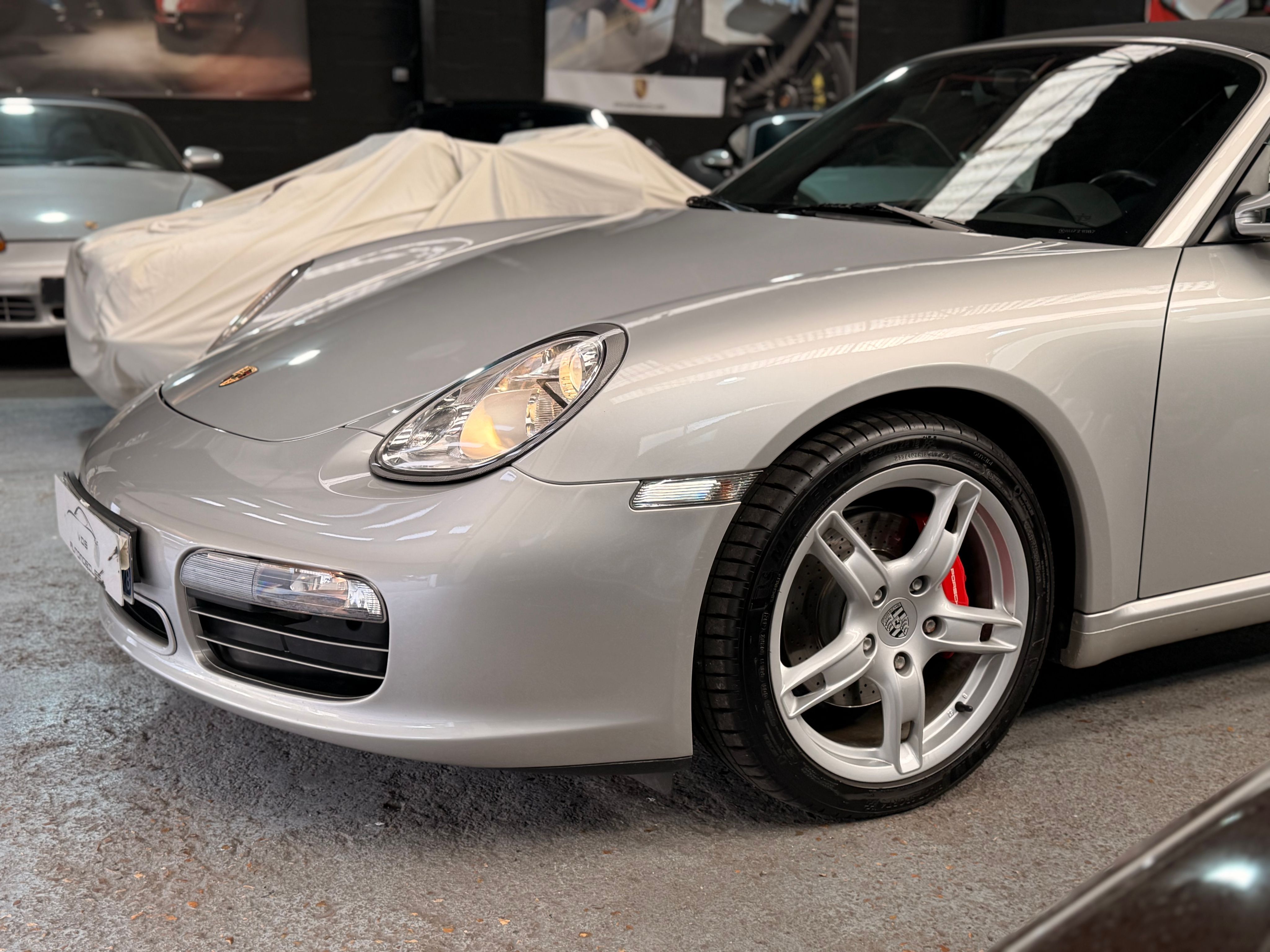 Porsche 987 Boxster S 3.2 280cv BVM 50000km France 2005 — vue avant trois-quarts (2)