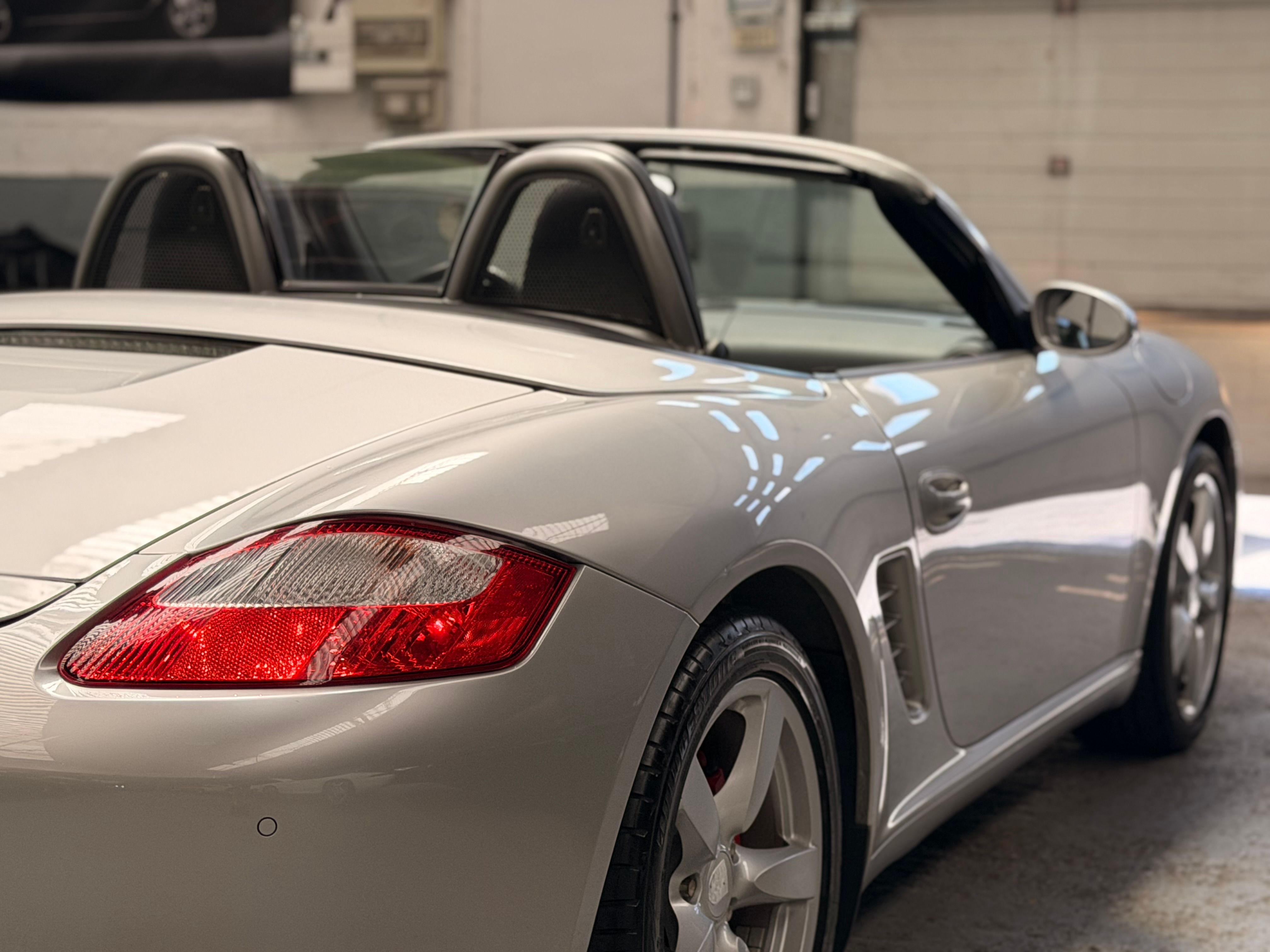 Porsche 987 Boxster S 3.4 295cv bvm France 69000 km 2009 — vue arriere trois-quarts (10)