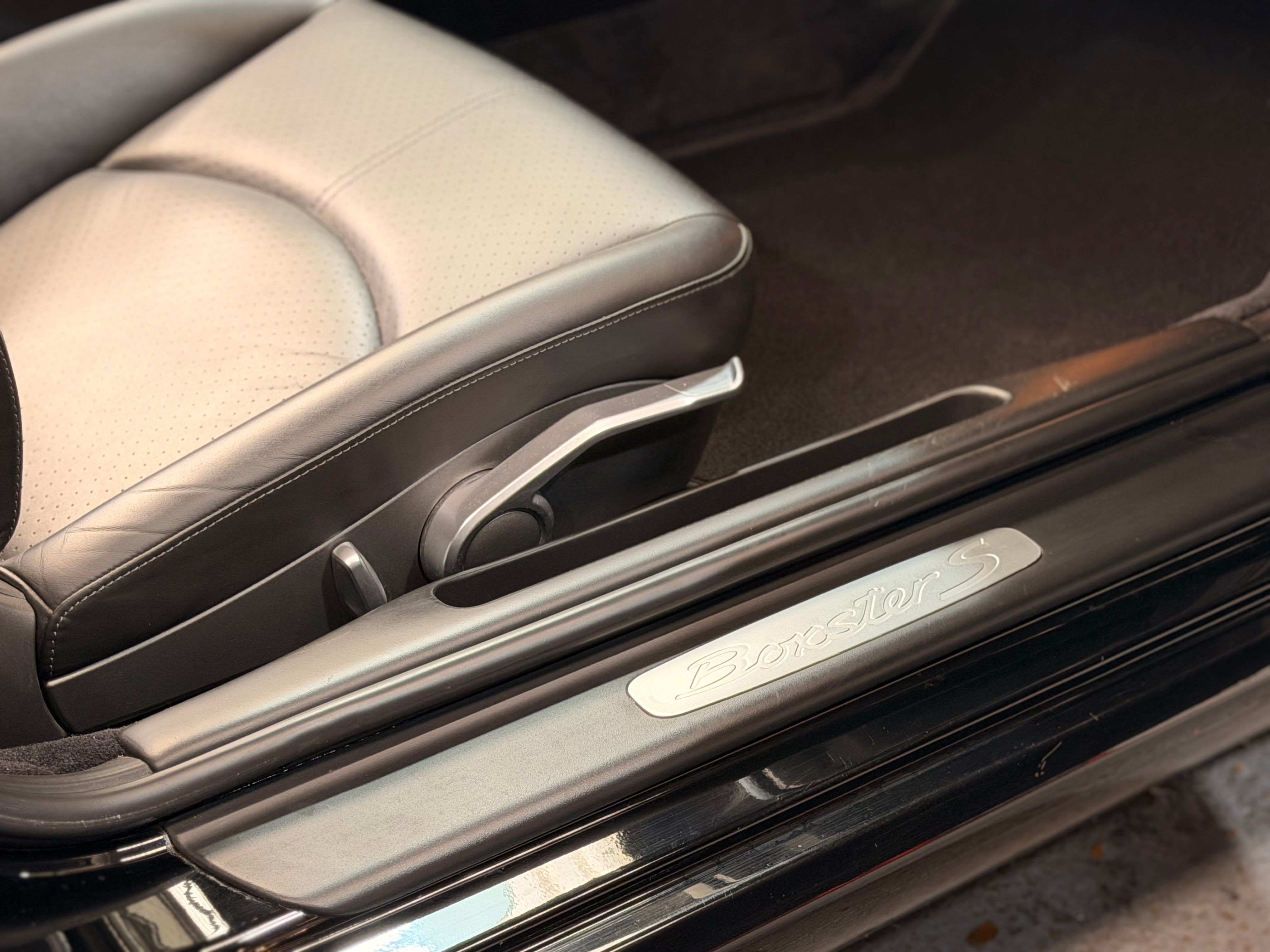 Porsche 987.2 Boxster S 3.4 310cv BVM Superbe 2010 — detail (39)