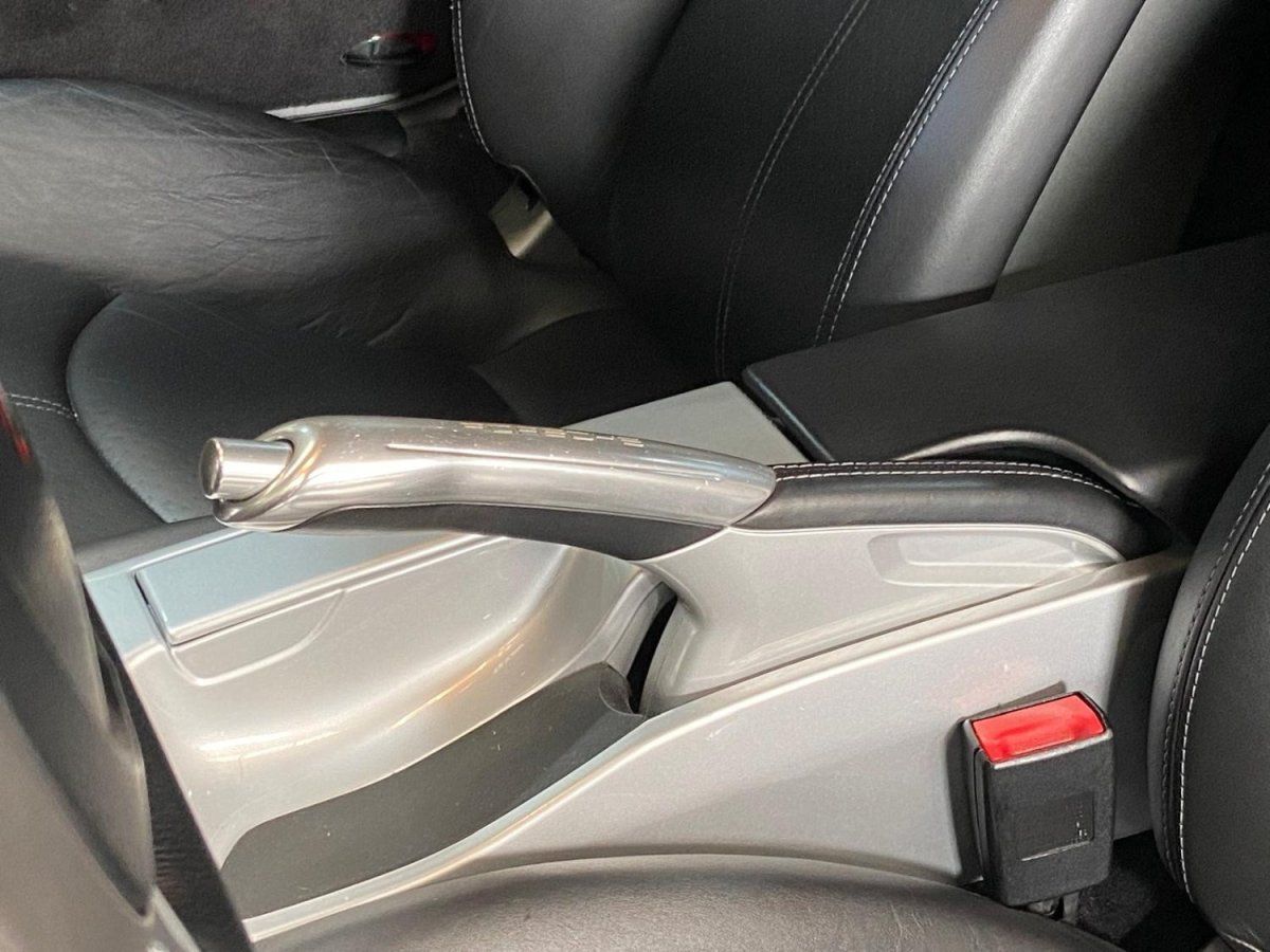 Porsche 987 Cayman S 2009 — detail interieur (26)