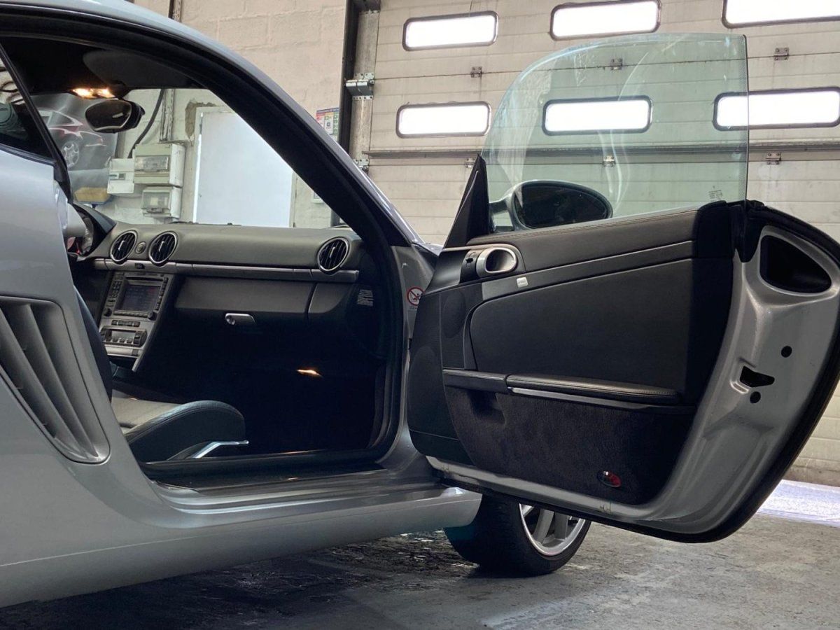 Porsche 987 Cayman S 2009 — habitacle (18)