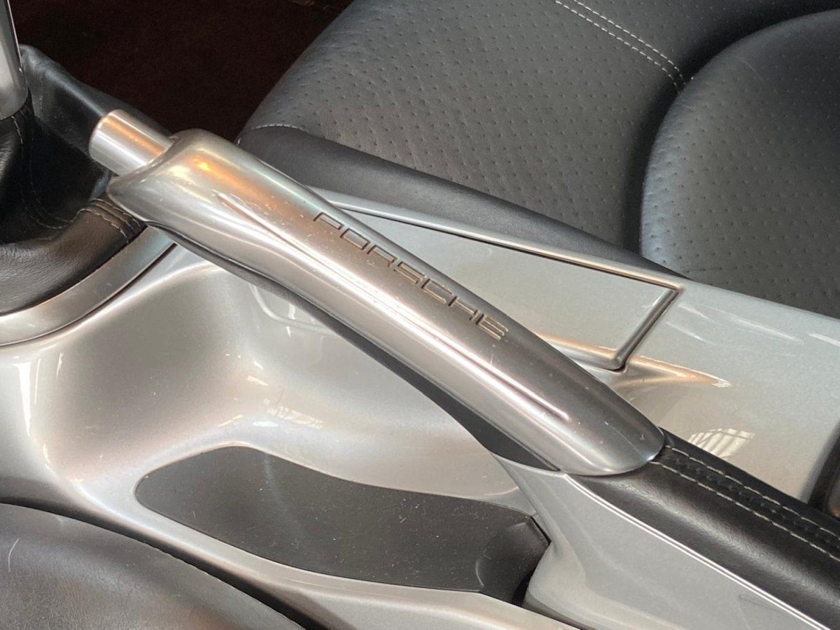 Porsche 987 Cayman S 2009 — detail interieur (30)