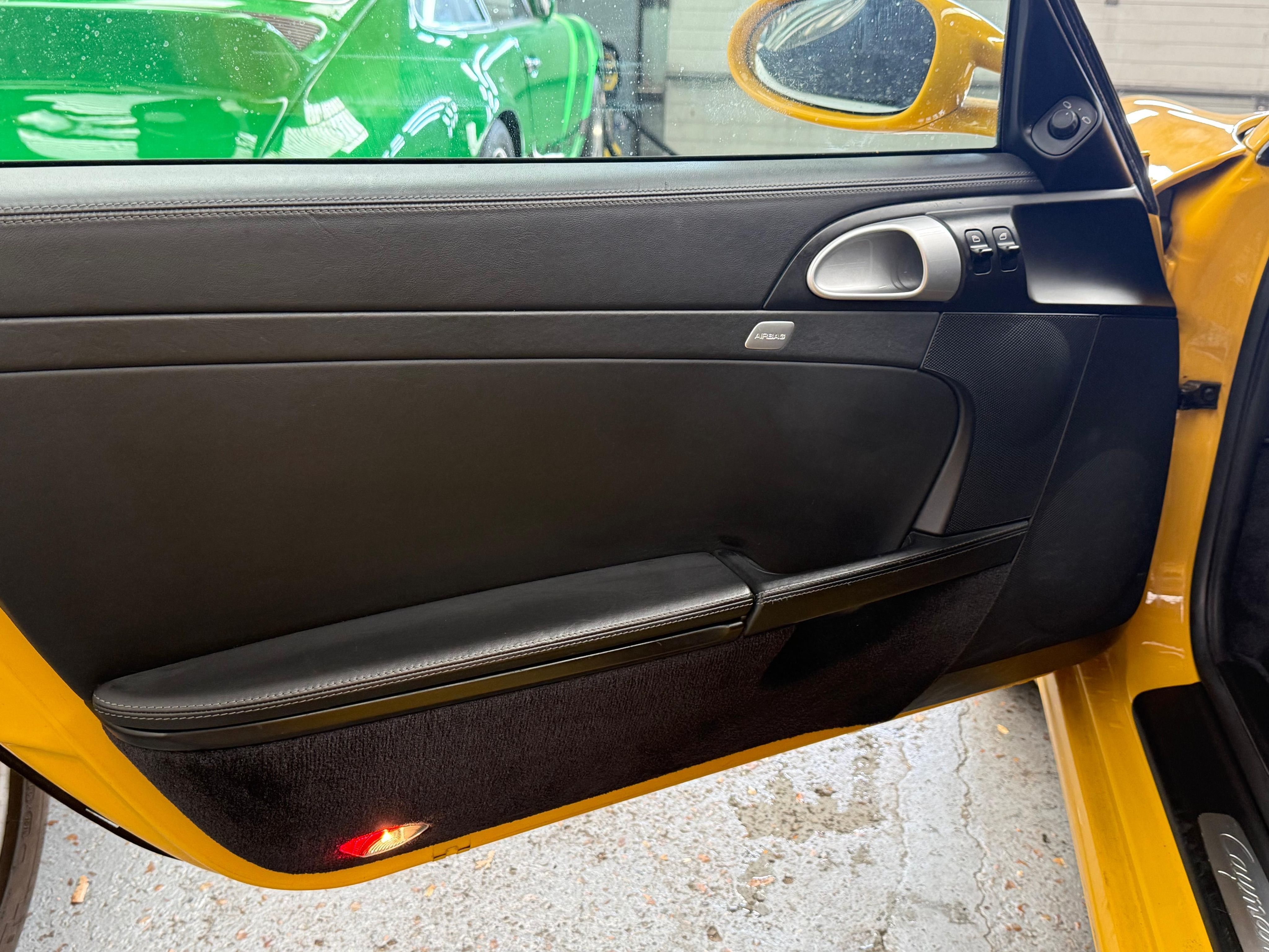 Porsche 987 Cayman S 3.4 295cv BVM France  Departement Exclusif 2007 — detail (32)