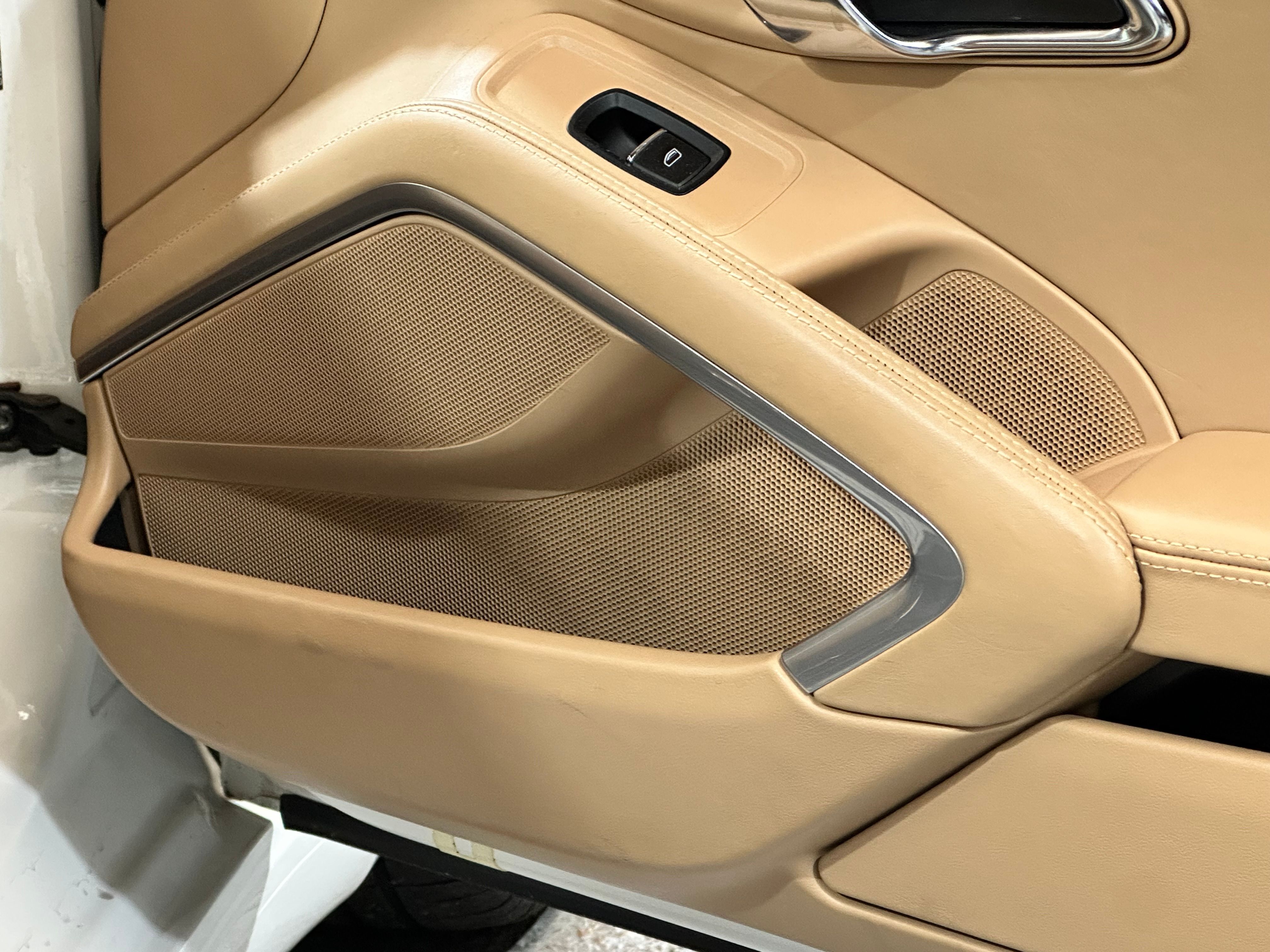 Porsche 991 Carrera 2012 — detail (38)