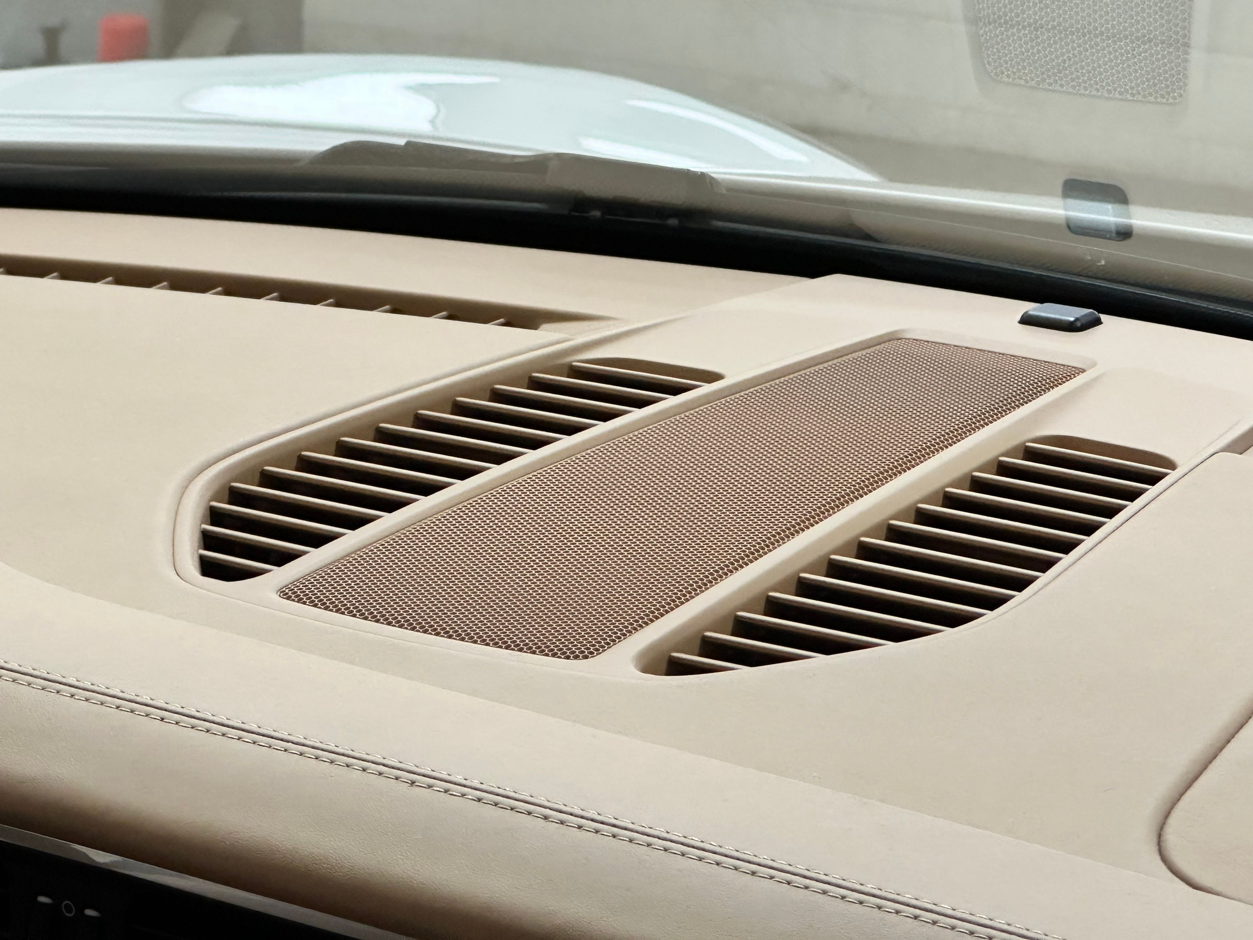 Porsche 991 Carrera 2012 — detail (30)
