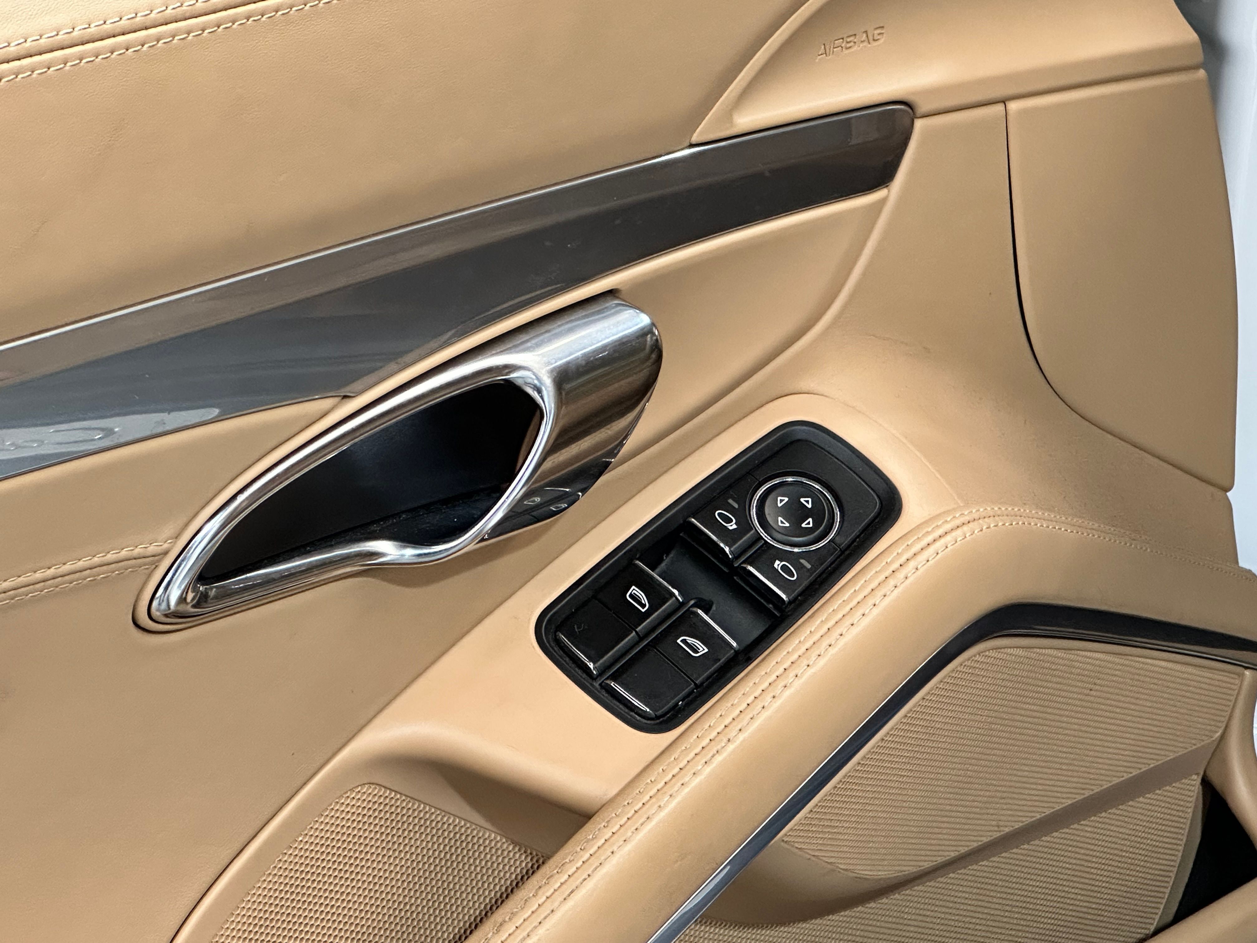 Porsche 991 Carrera 2012 — detail (33)