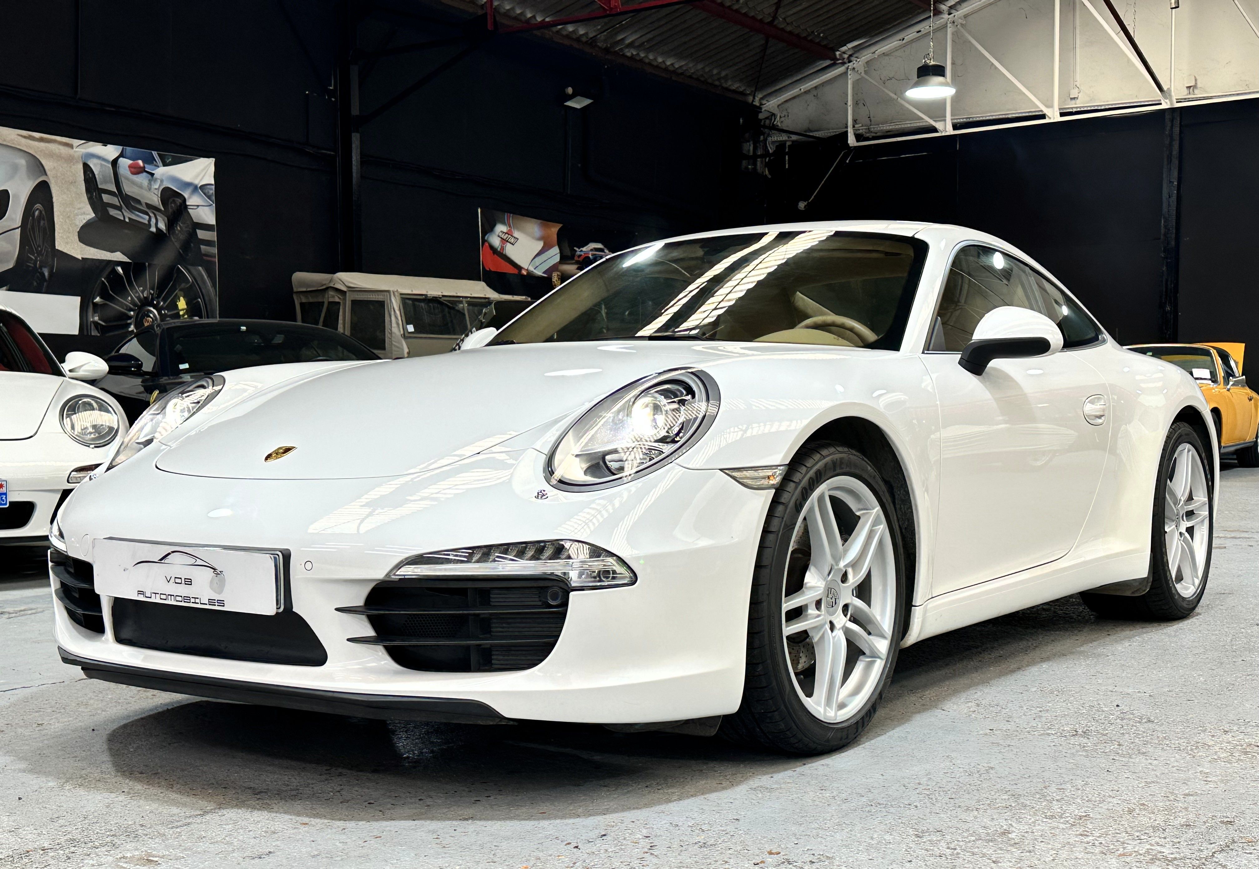 Porsche 991 Carrera 2012 — vue avant trois-quarts (1)