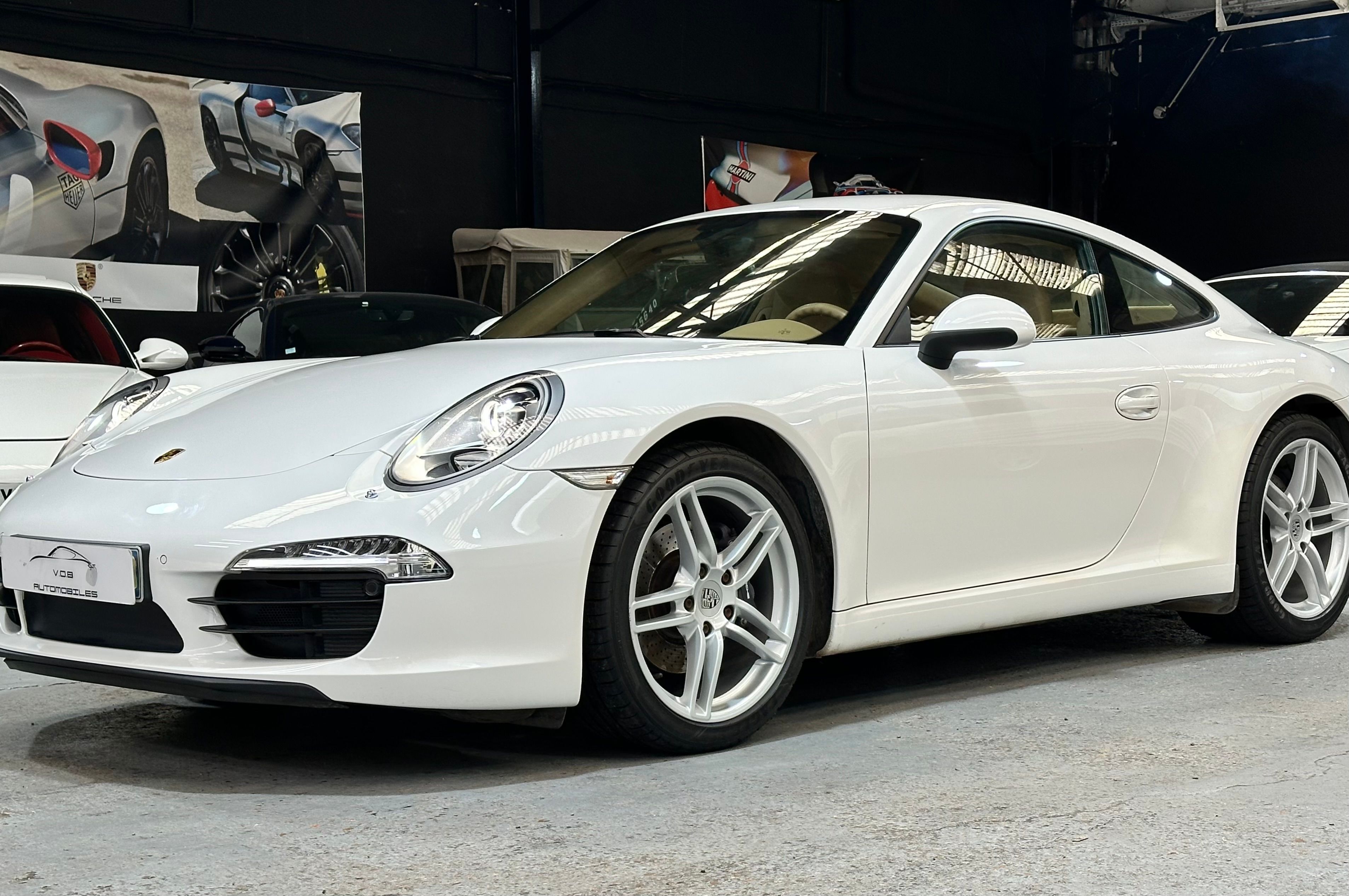 Porsche 991 Carrera 2012 — vue avant trois-quarts (2)