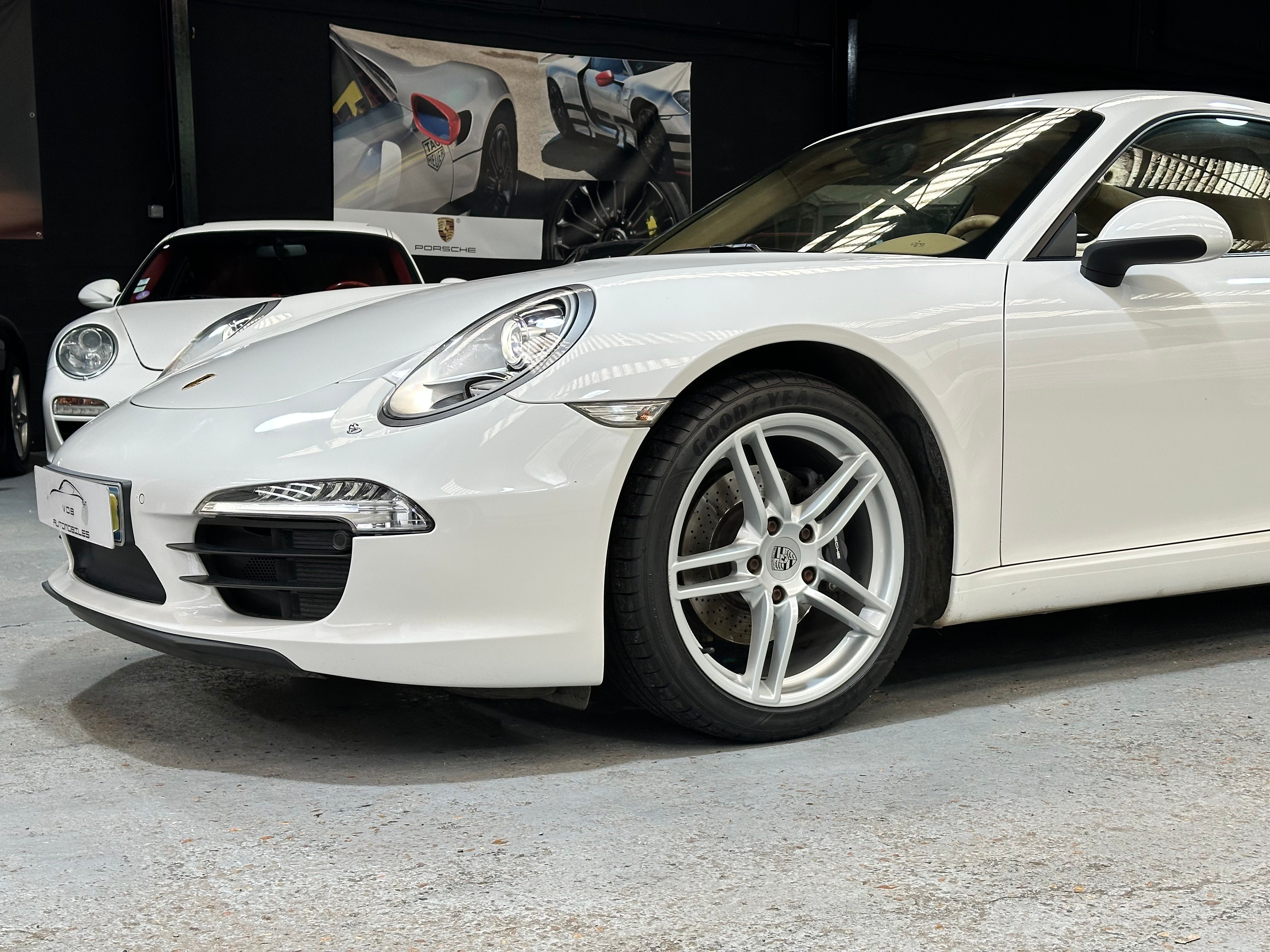 Porsche 991 Carrera 2012 — vue avant trois-quarts (5)