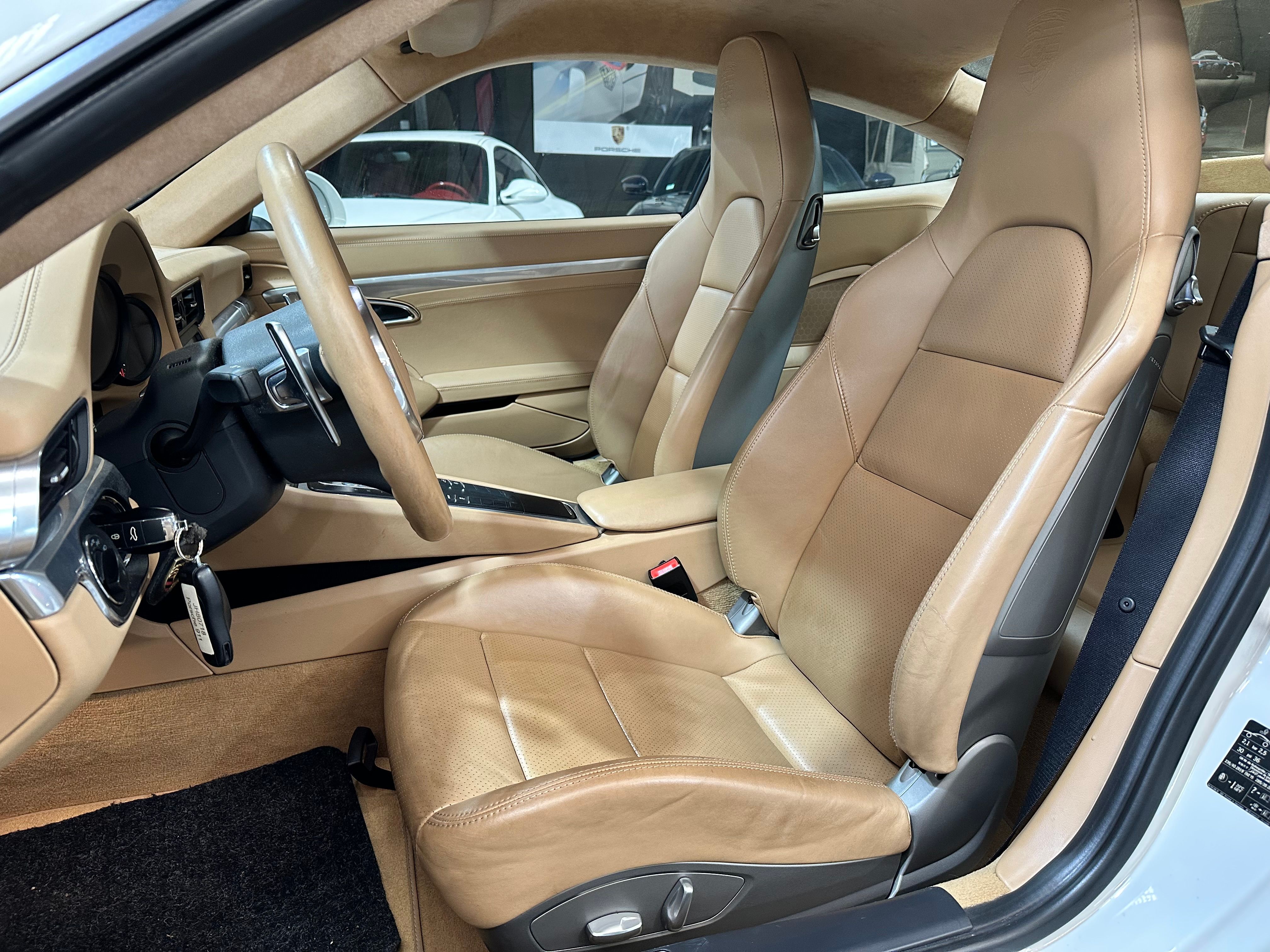 Porsche 991 Carrera 2012 — sieges (24)