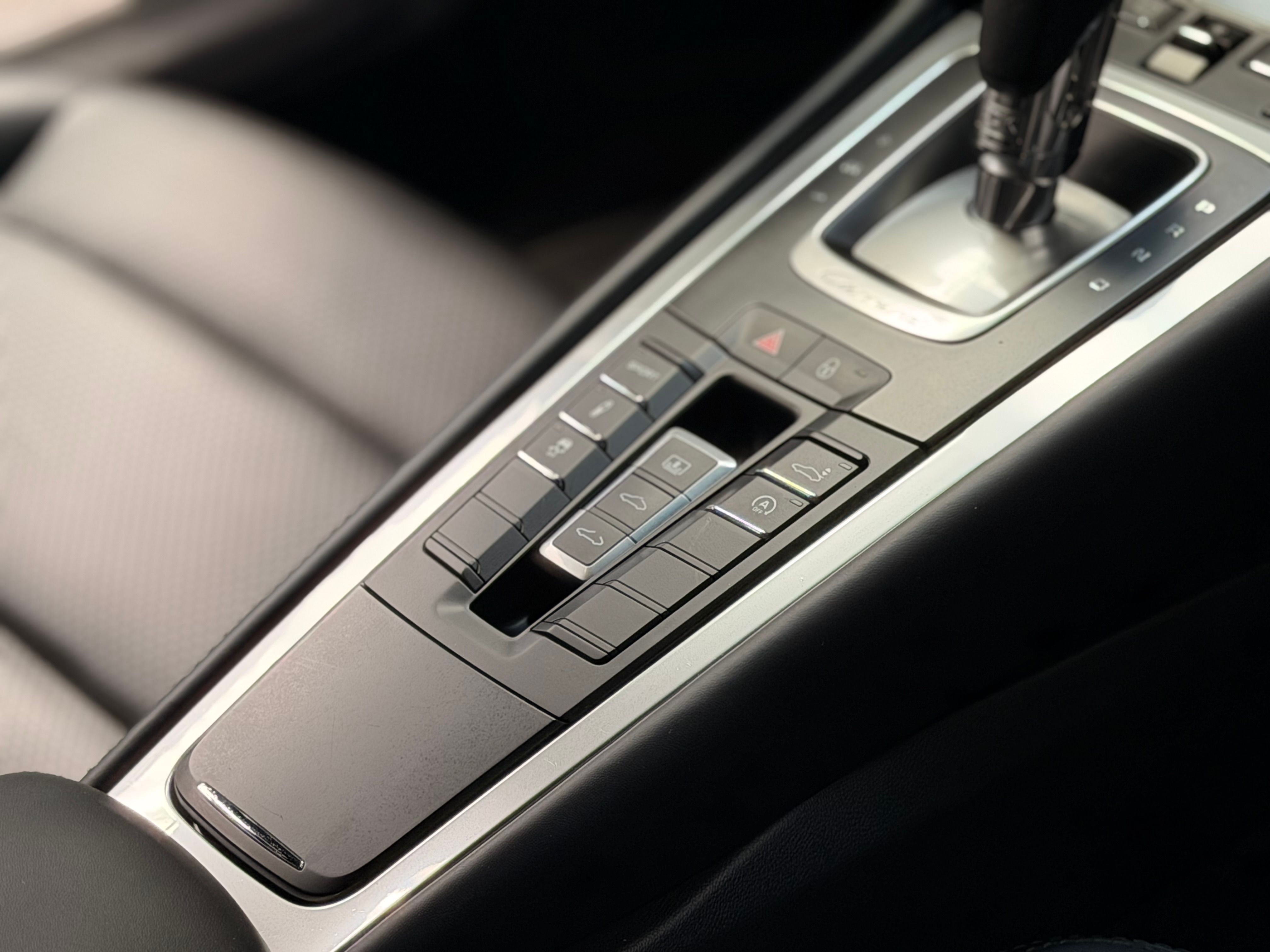 Porsche 991 Carrera PDK 3.4 350CV FRANCE PANO SUPERBE 2014 — detail (33)