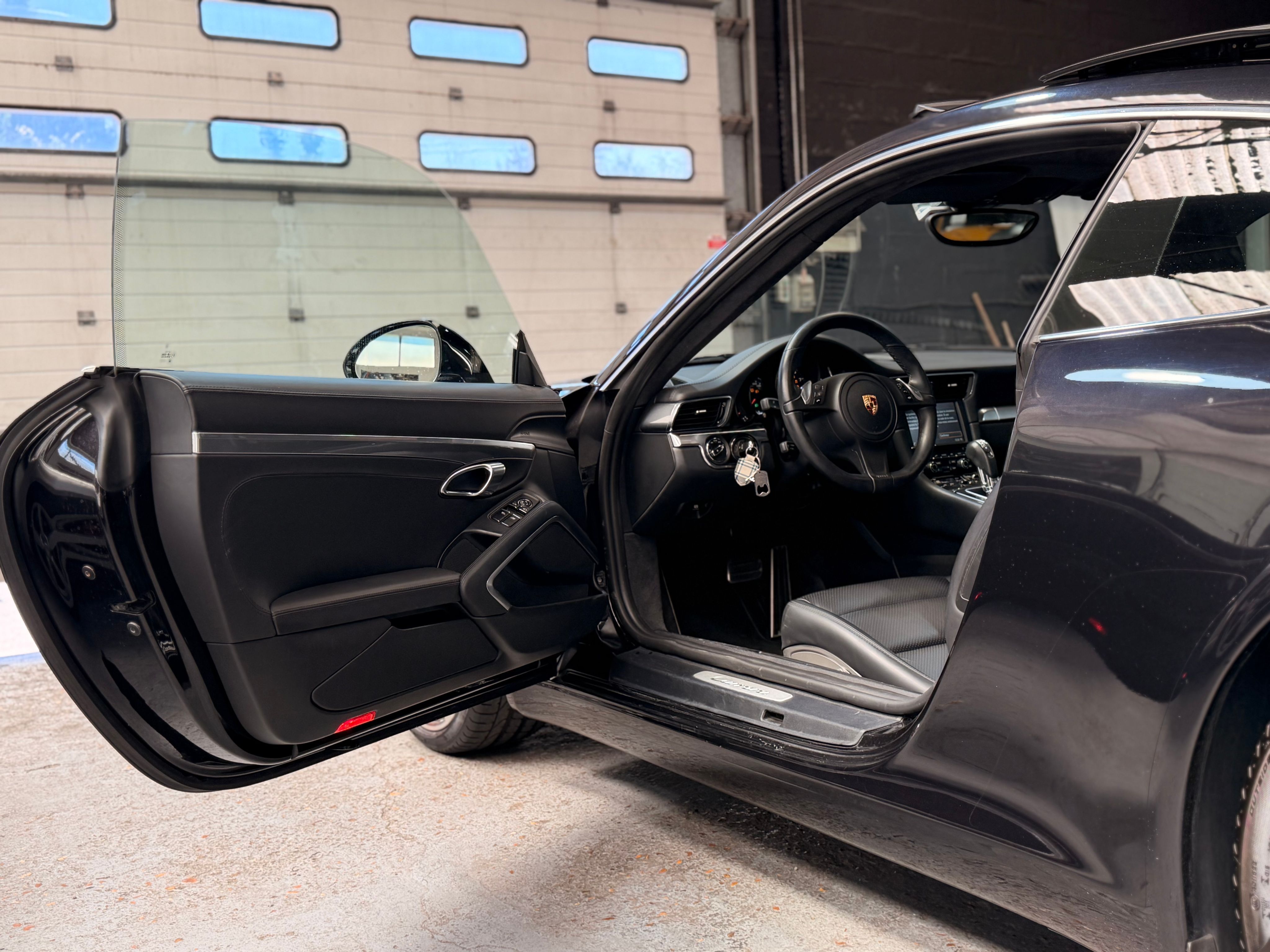 Porsche 991 Carrera PDK 3.4 350CV FRANCE PANO SUPERBE 2014 — sieges (19)