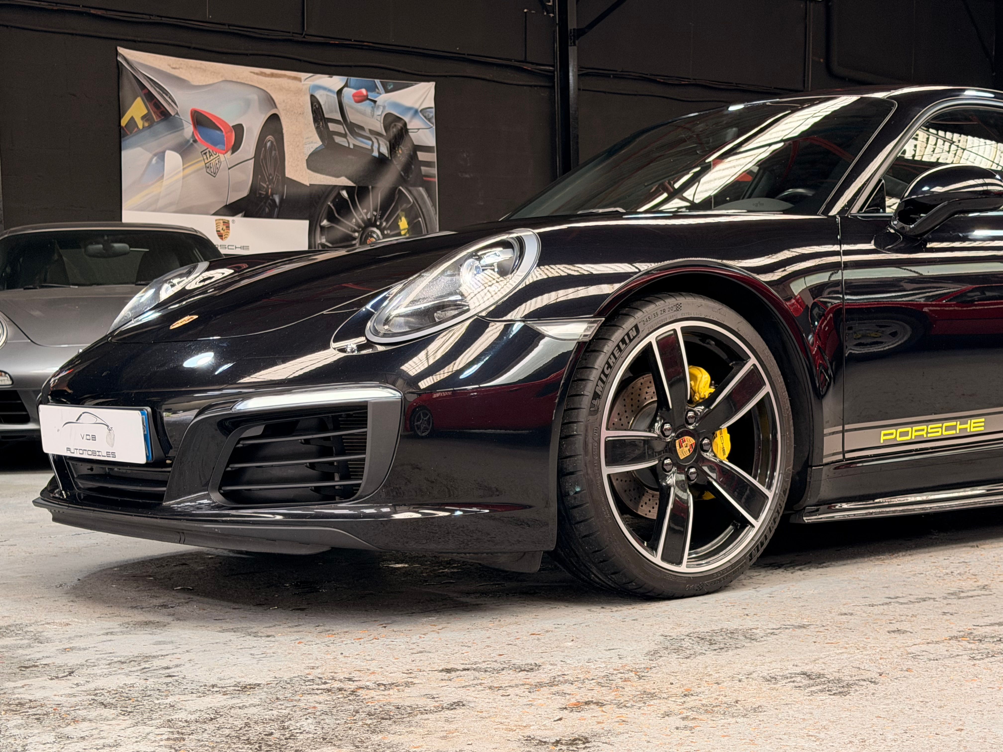 Porsche 991 Carrera 2017 — vue avant trois-quarts (1)