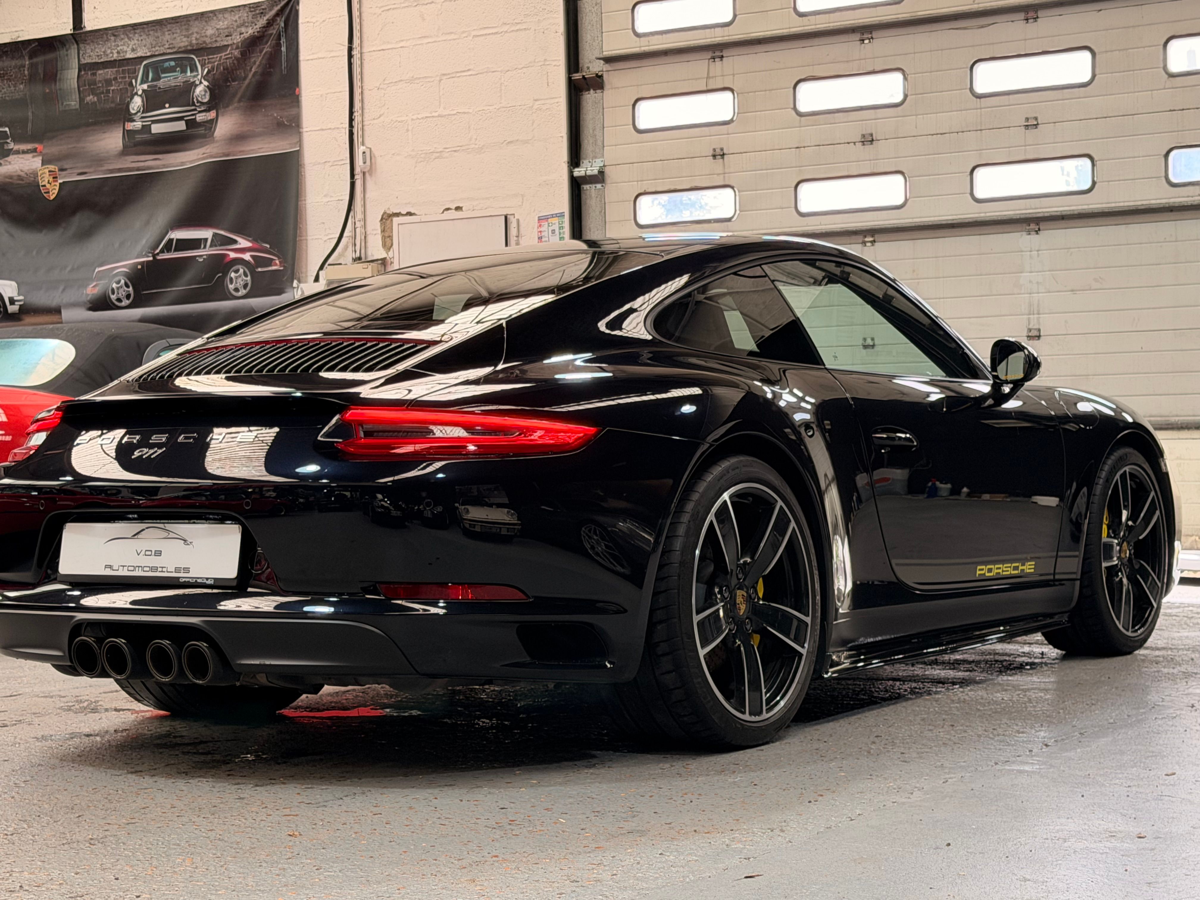 Porsche 991 Carrera 2017 — vue arriere trois-quarts (10)