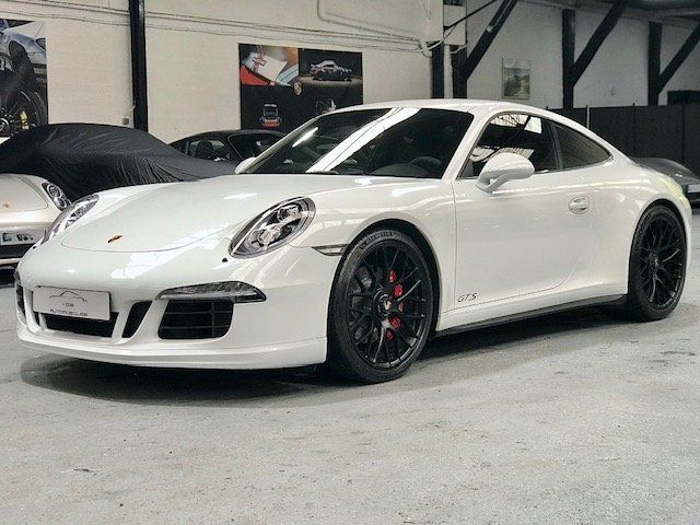 Porsche 991 Carrera 4 GTS 2015 — vue avant trois-quarts (1)