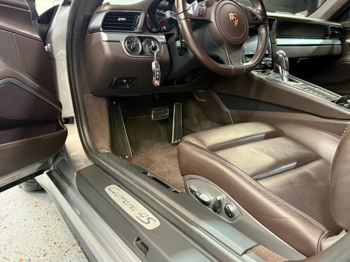 Porsche 991 Carrera 4S 2013 — sieges (28)