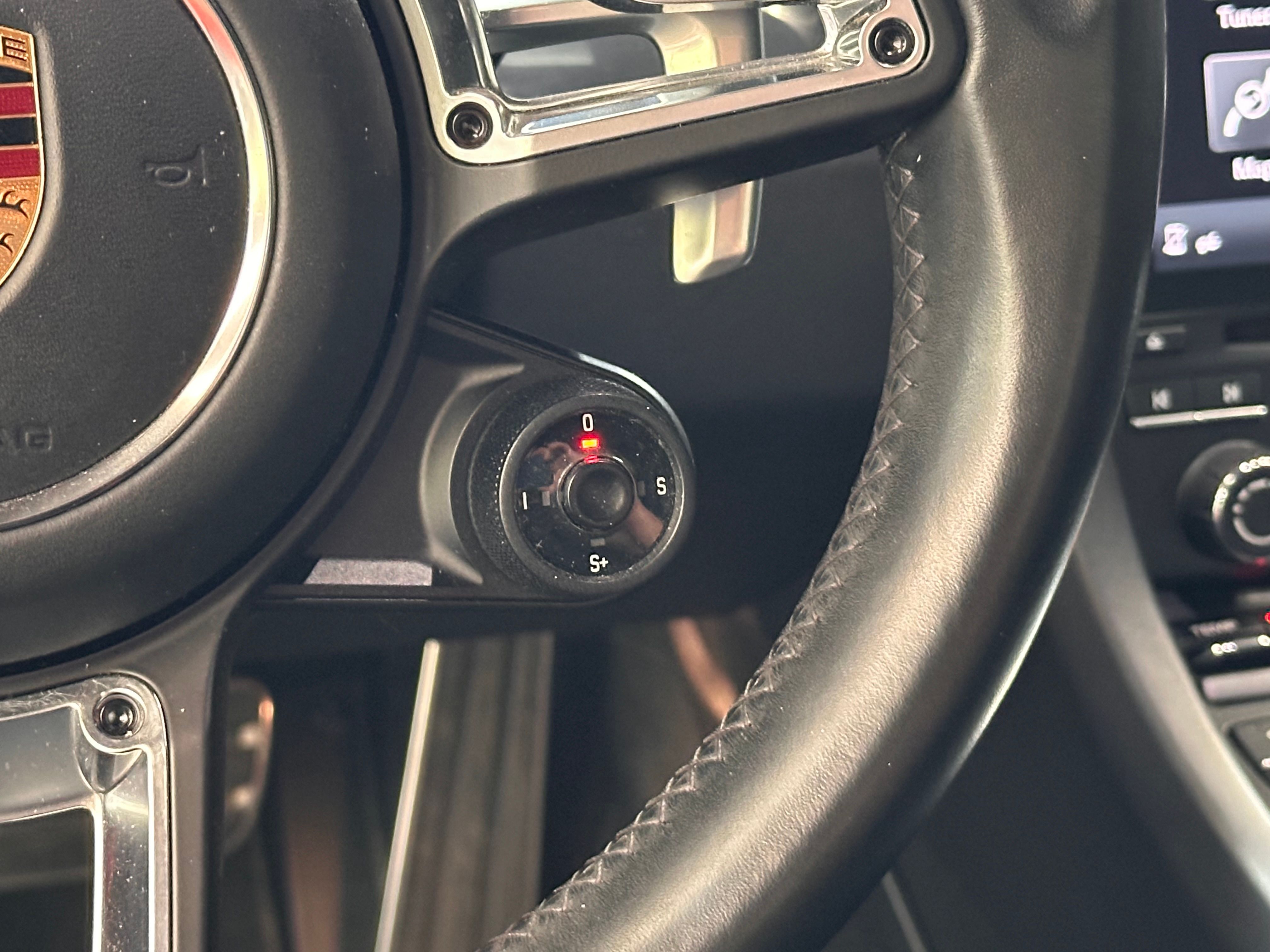 Porsche 991 Carrera 4S 2016 — detail (40)
