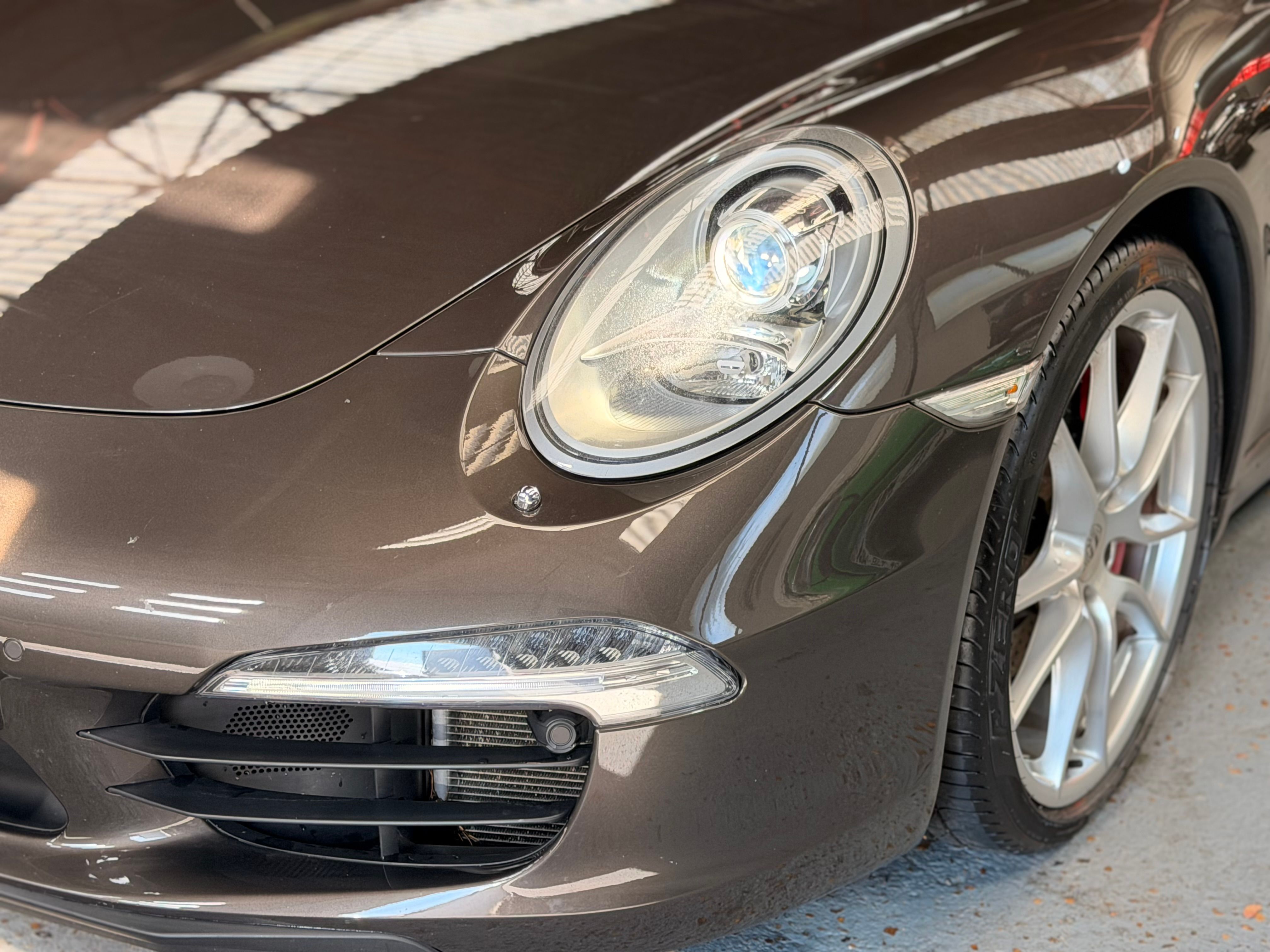 PORSCHE 991 CARRERA S PDK 3.8 400CV PDK / CHRONO /PSE /66000 KM 2012 — vue avant trois-quarts (3)