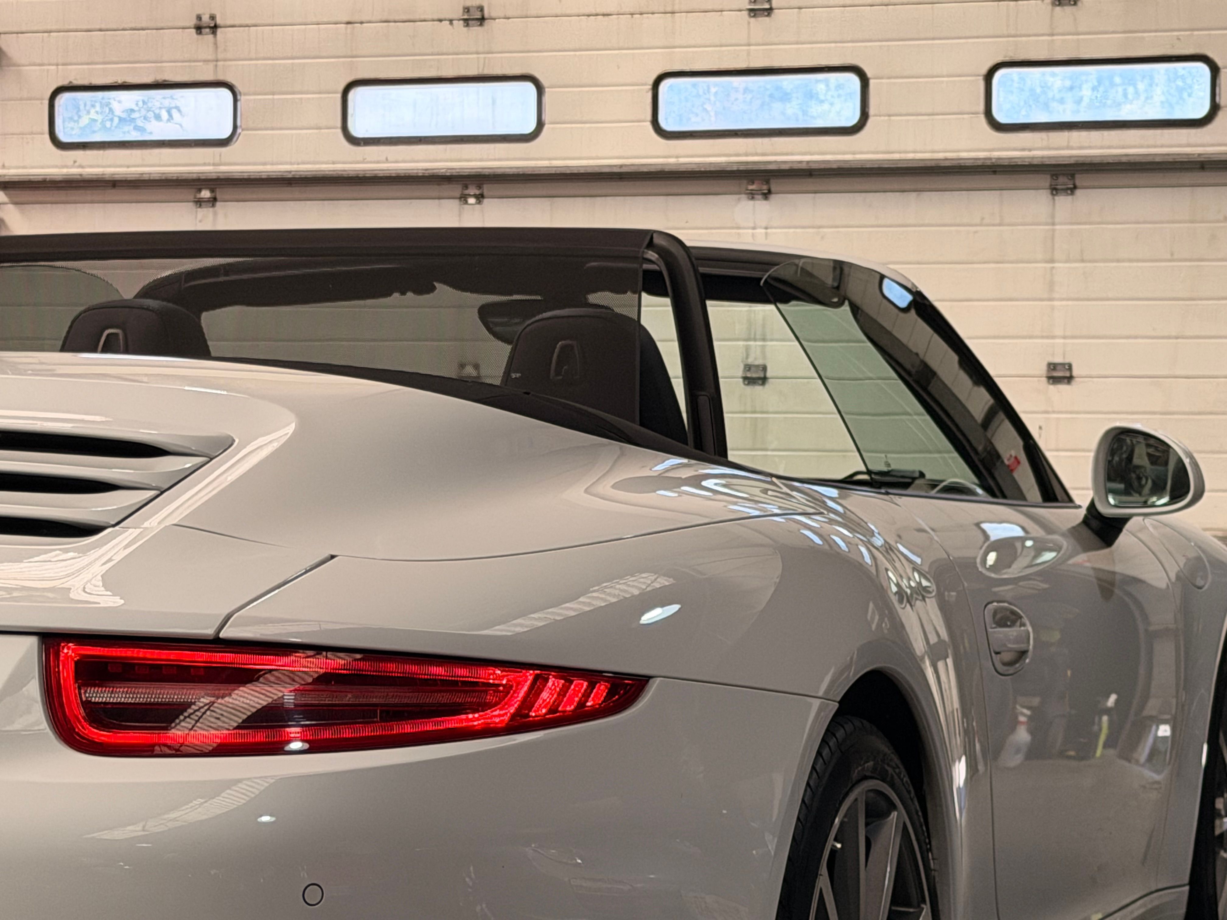 Porsche 991 Carrera Cabriolet 2013 — vue arriere trois-quarts (15)