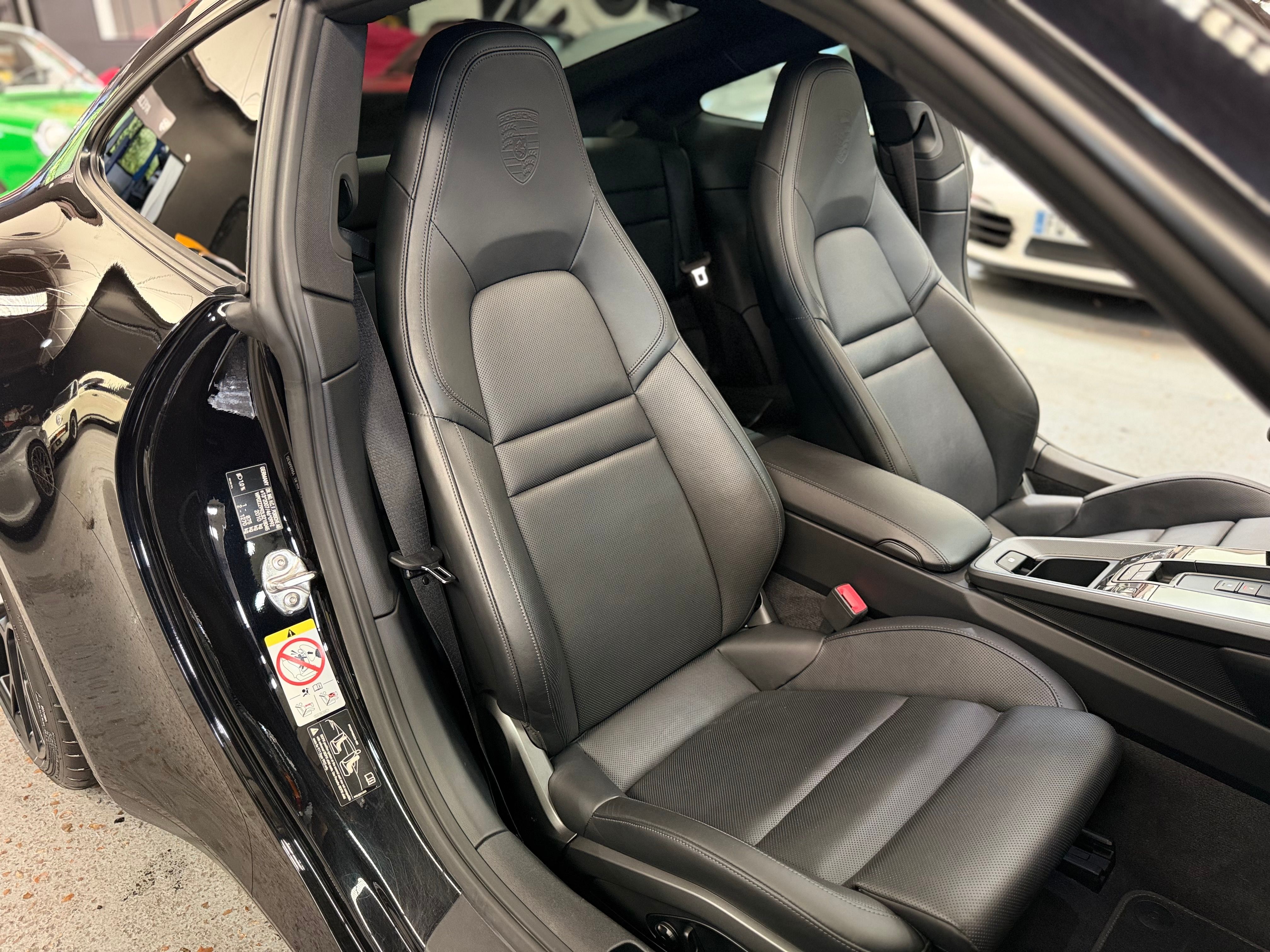 Porsche 992 Carrera 4S 450 cv PDK  Approved 2019 — sieges (19)